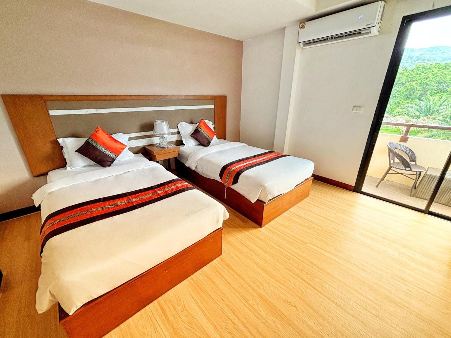 Swimming Pool Apartment Hotel