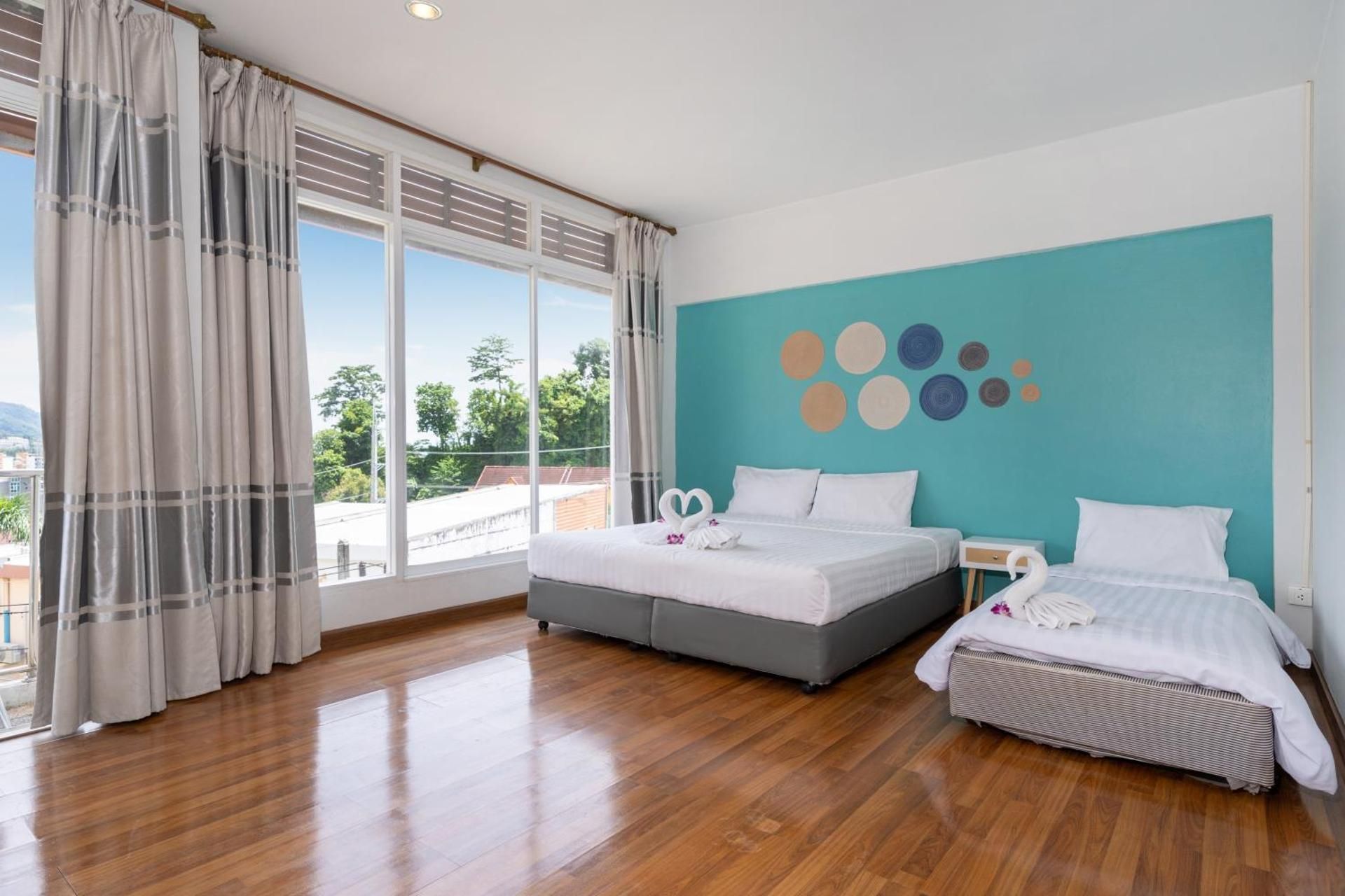 Deluxe Triple Room