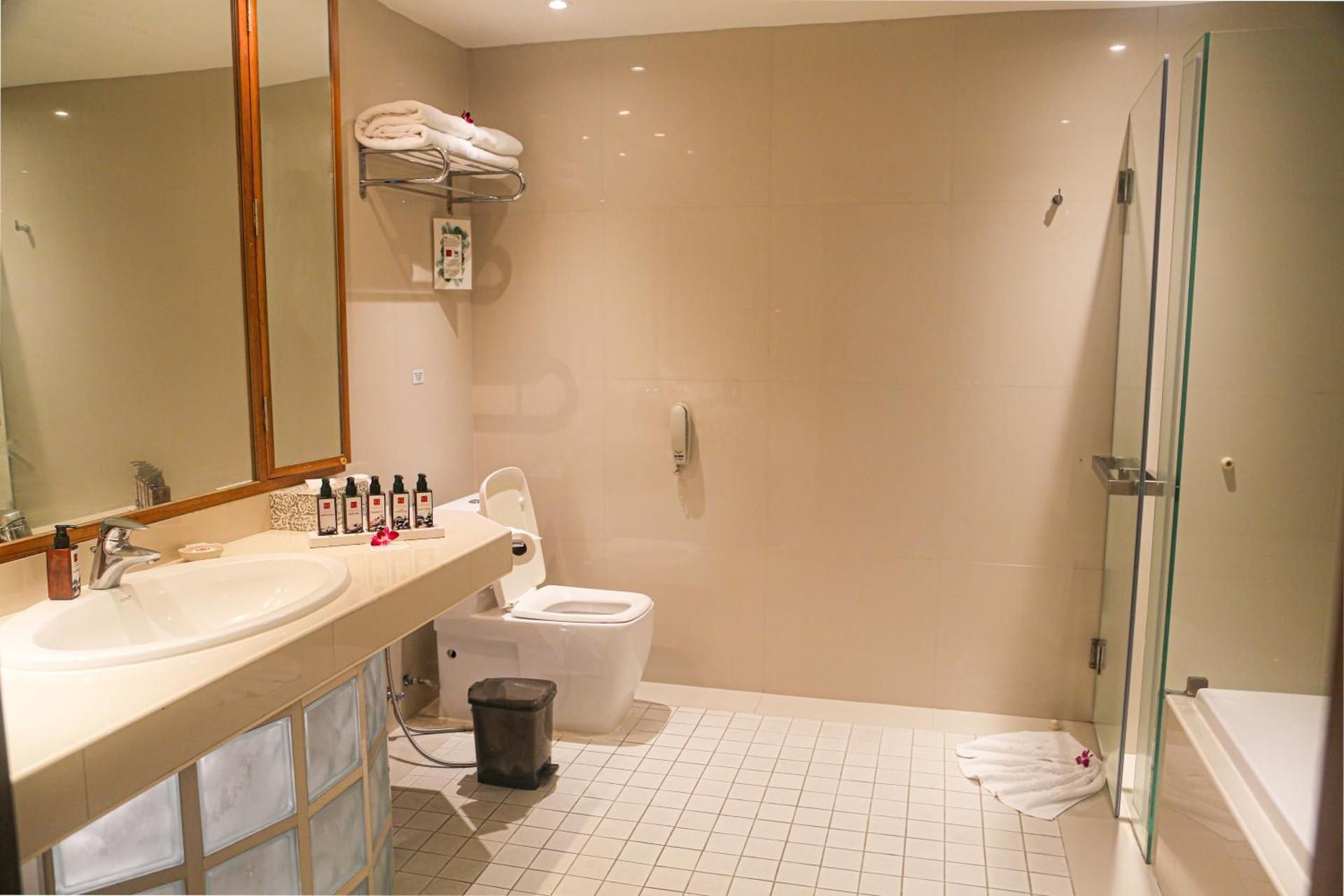 Mom Tri's Villa Royale - SHA Plus Royale Wing Suite 3