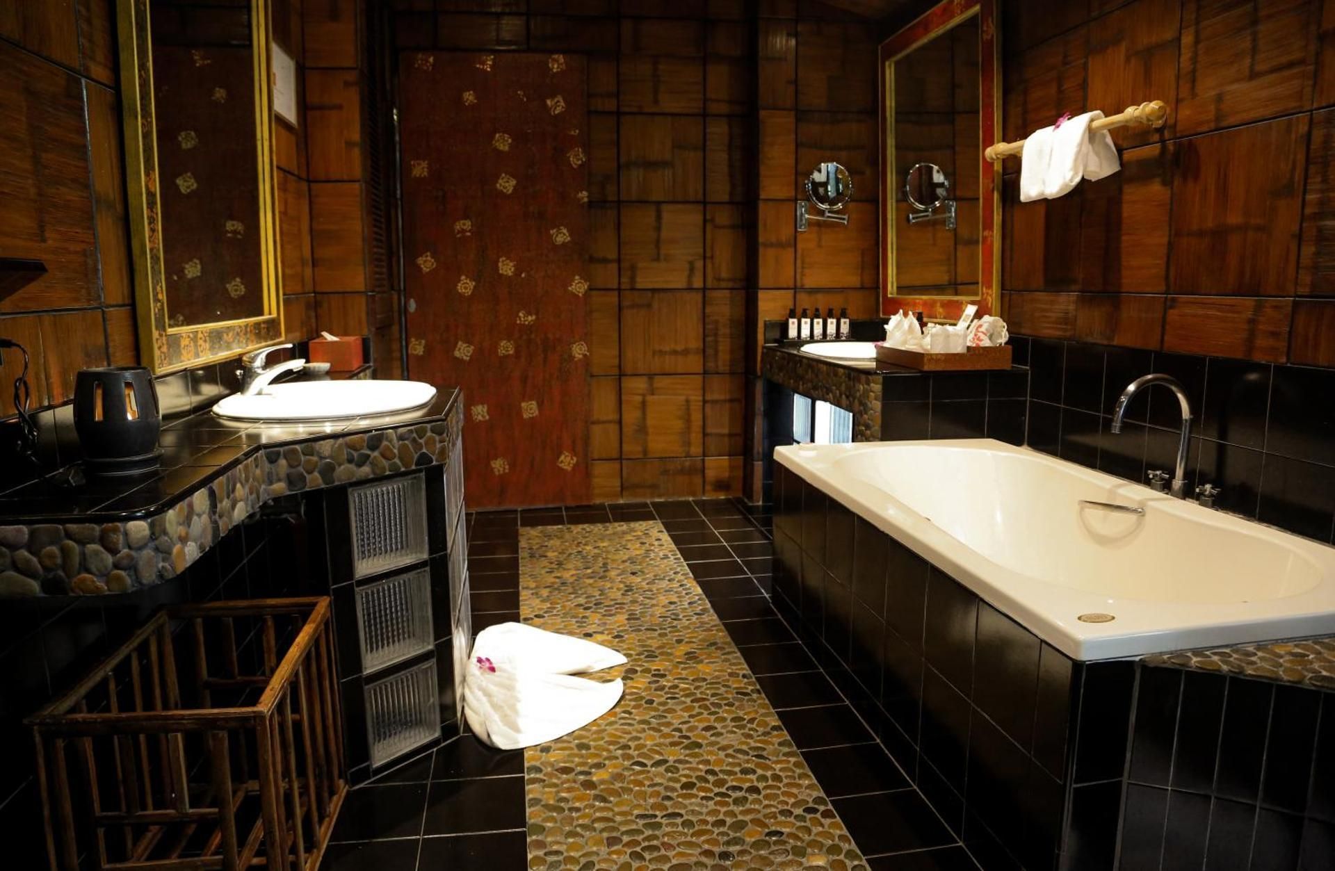 Mom Tri's Villa Royale - SHA Plus Suite3 3