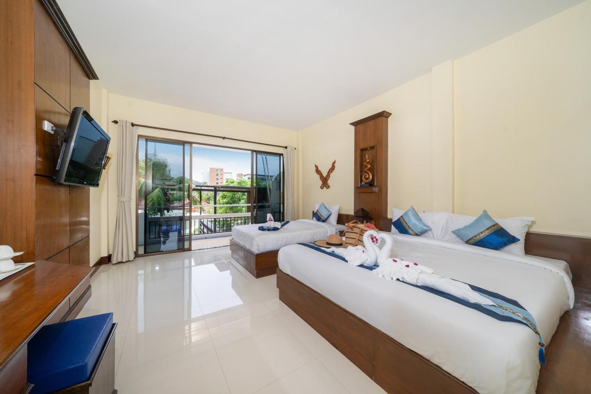 Deluxe Family Room