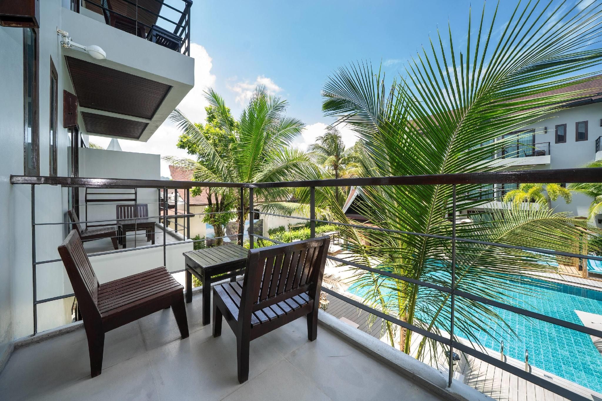 2 Single Beds, Deluxe Room, Pool View, Non-Smoking