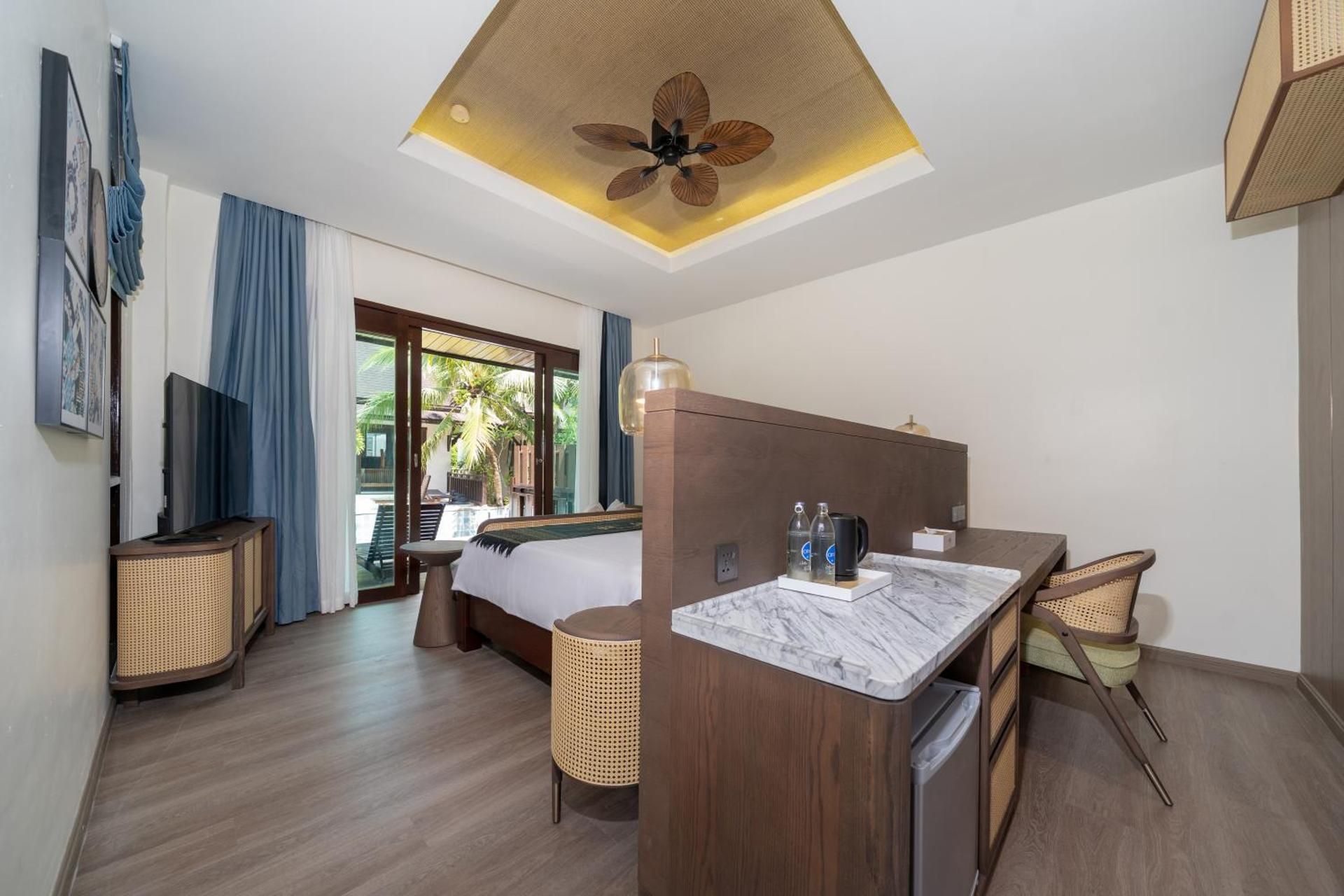 Villa with Pool Access and Two Twin Beds - Non-Smoking