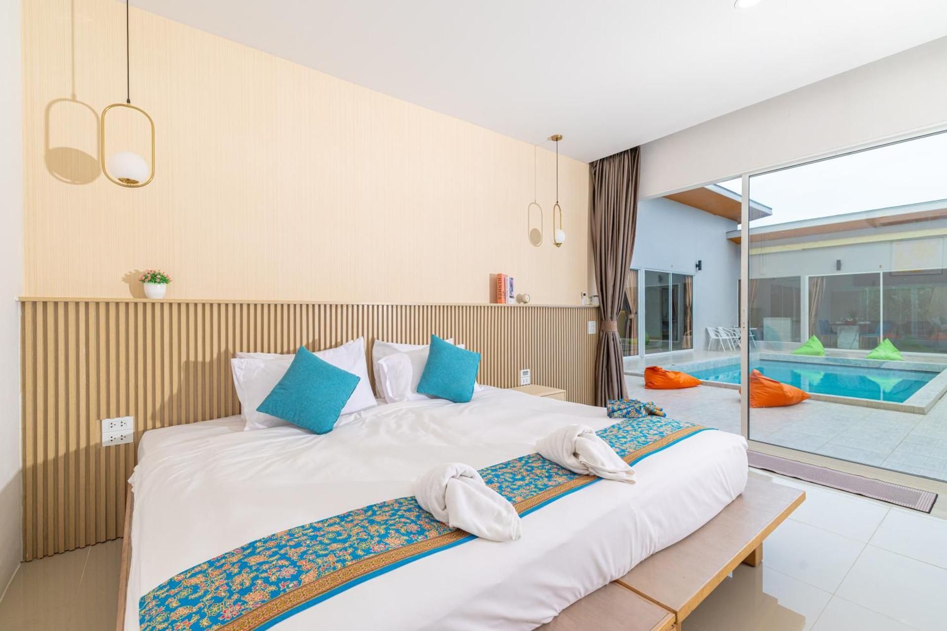 Andaman Sea Best Pool Access Room and Villa  Deluxe Double 2