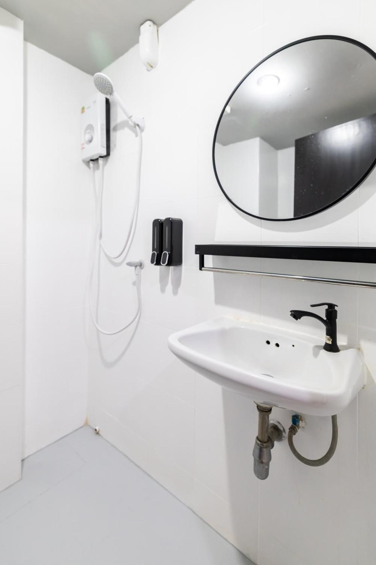 Phuket Five Fortune Holiday Hotel  Standard Twin Room 3