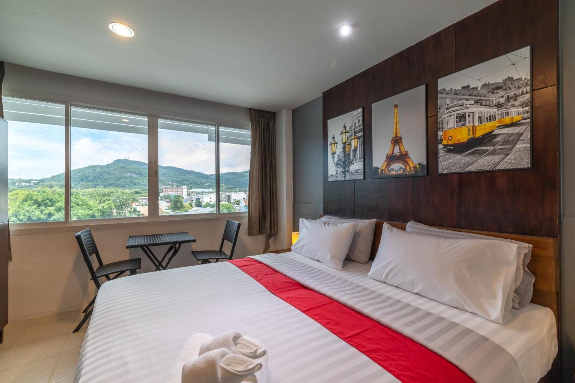 Phuket Five Fortune Holiday Hotel  Deluxe King Room 2