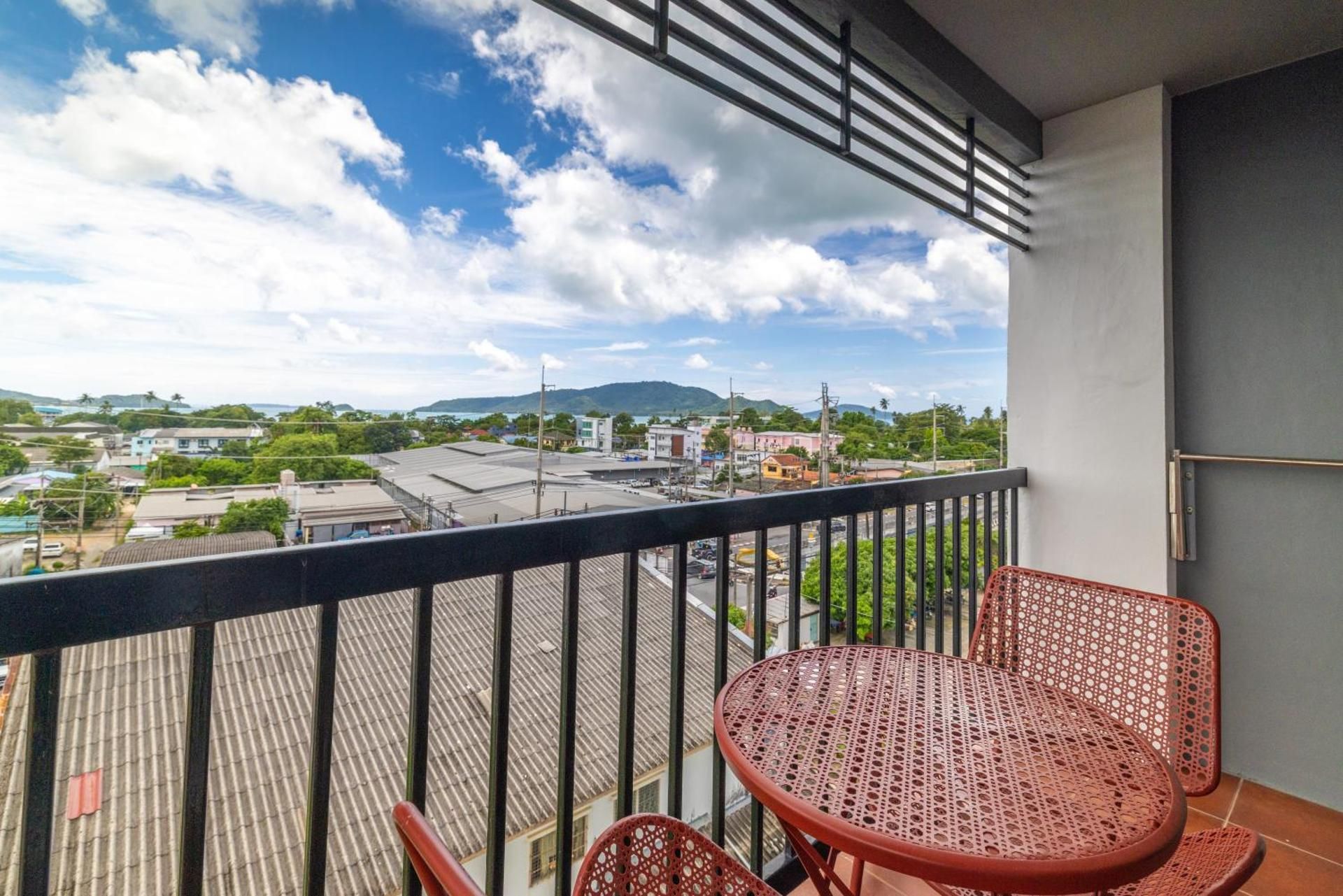 Deluxe Suite with Sea View