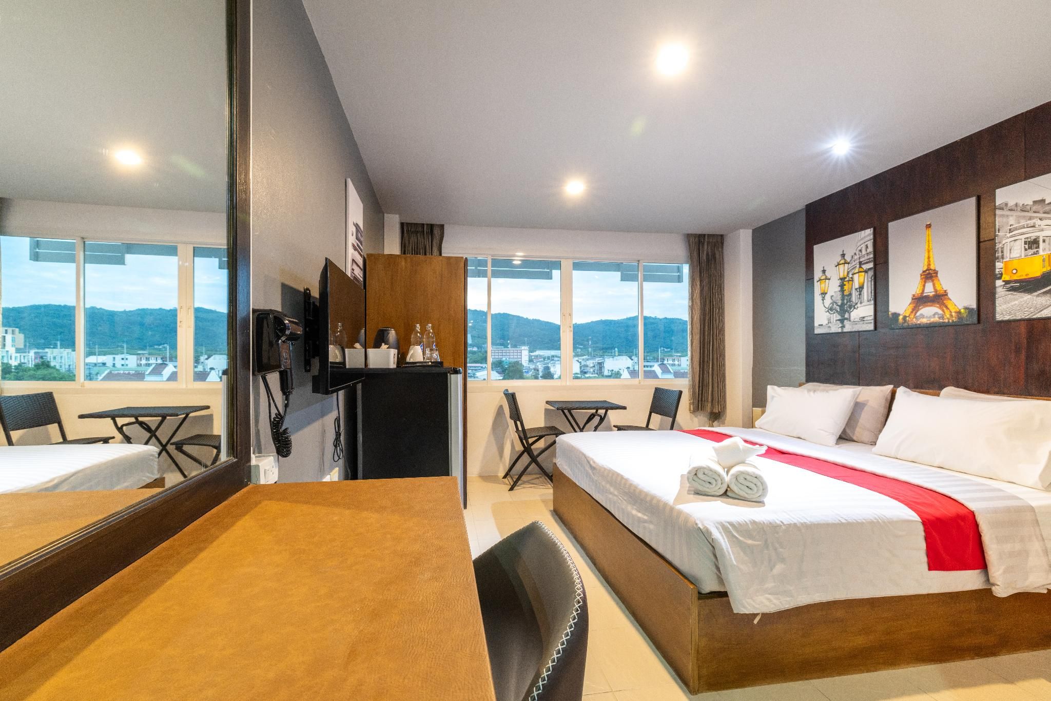 Phuket Five Fortune Holiday Hotel  Golden Classic Room City View 2