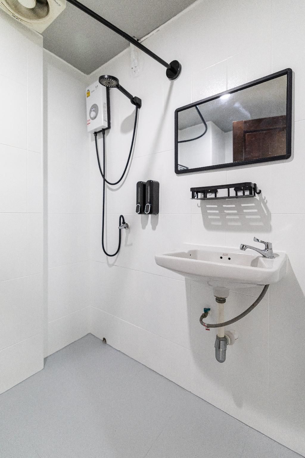 Phuket Five Fortune Holiday Hotel  Golden Classic Room City View 3