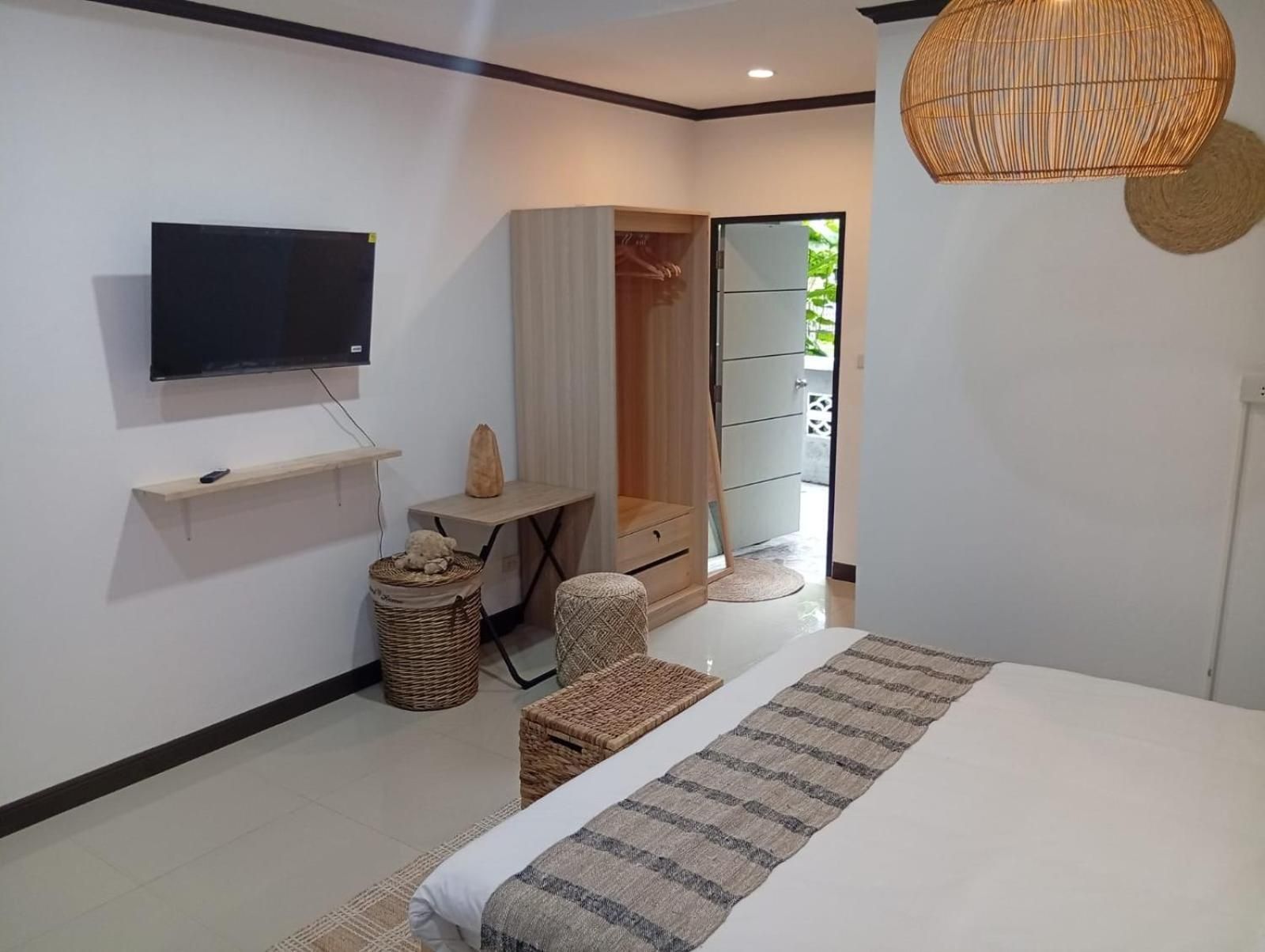 One-Bedroom Apartment with Balcony and Mountain View  
