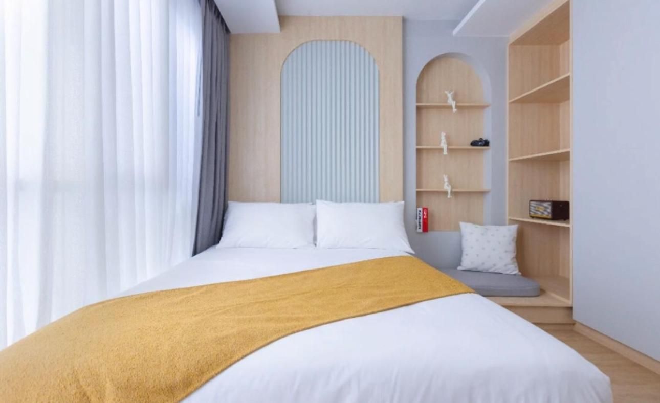 Superior One-Bedroom Apartment with Balcony