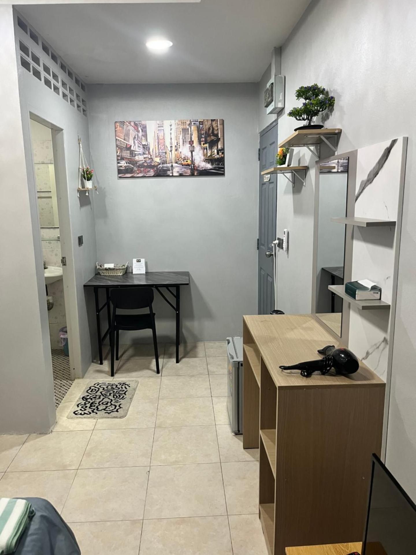 One-Bedroom Apartment - Non-Smoking
