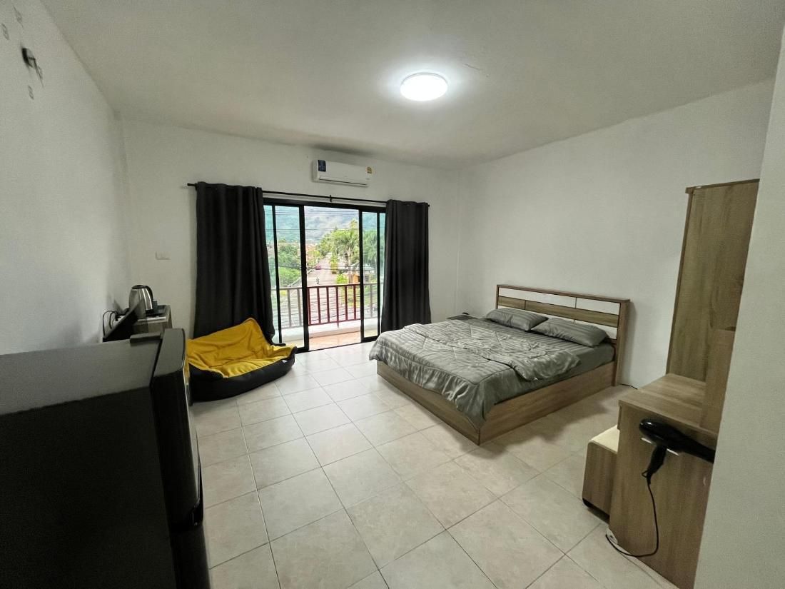 apartment - entire house or apartment