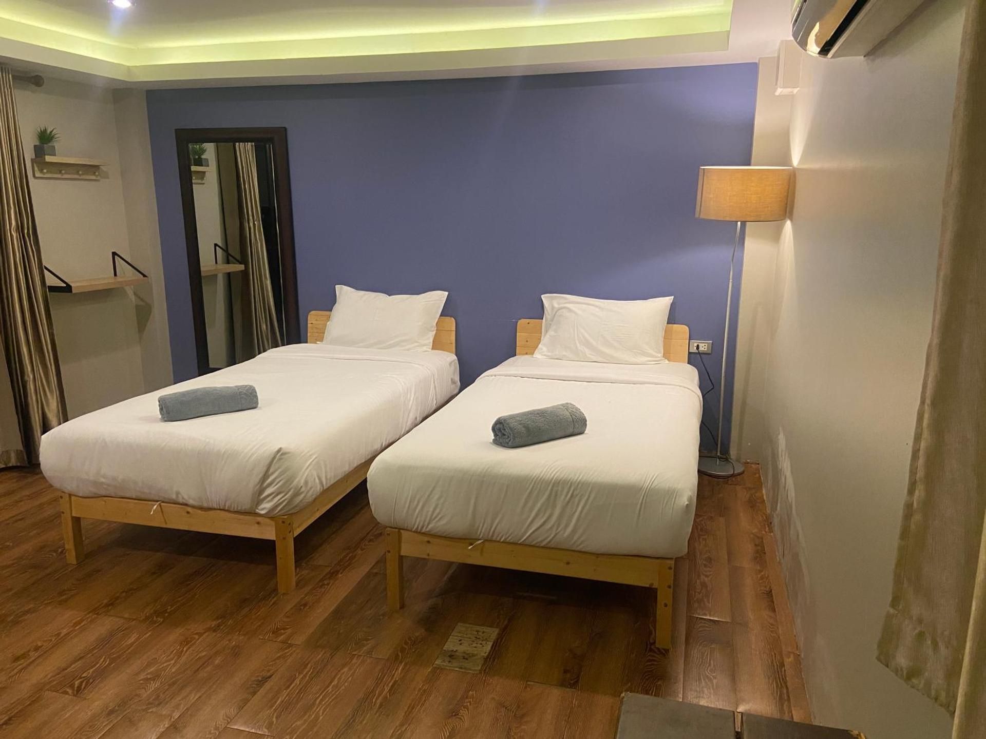 Standard Twin Room with Mountain View