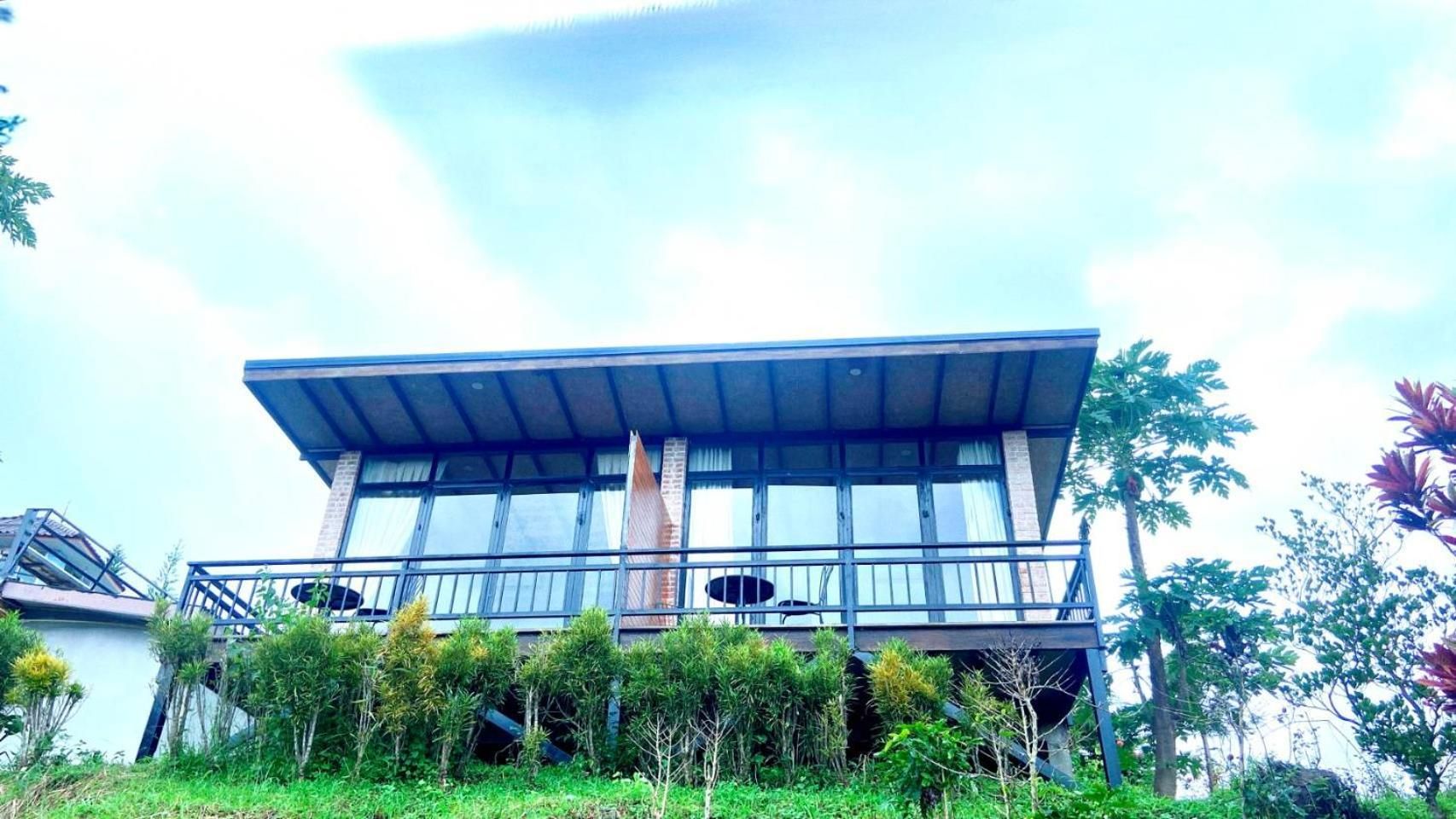 Chanti resort Deluxe King Room 2