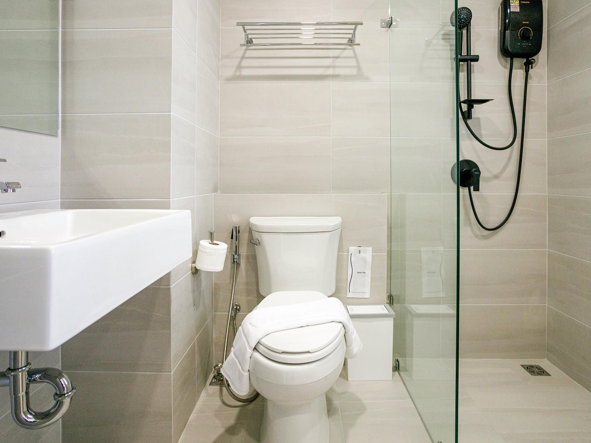 B2 Nakhon Pathom Premier Hotel Deluxe Triple Room 3