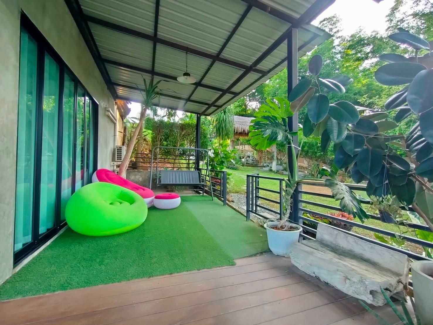 Deluxe King room with balcony mountain and river view