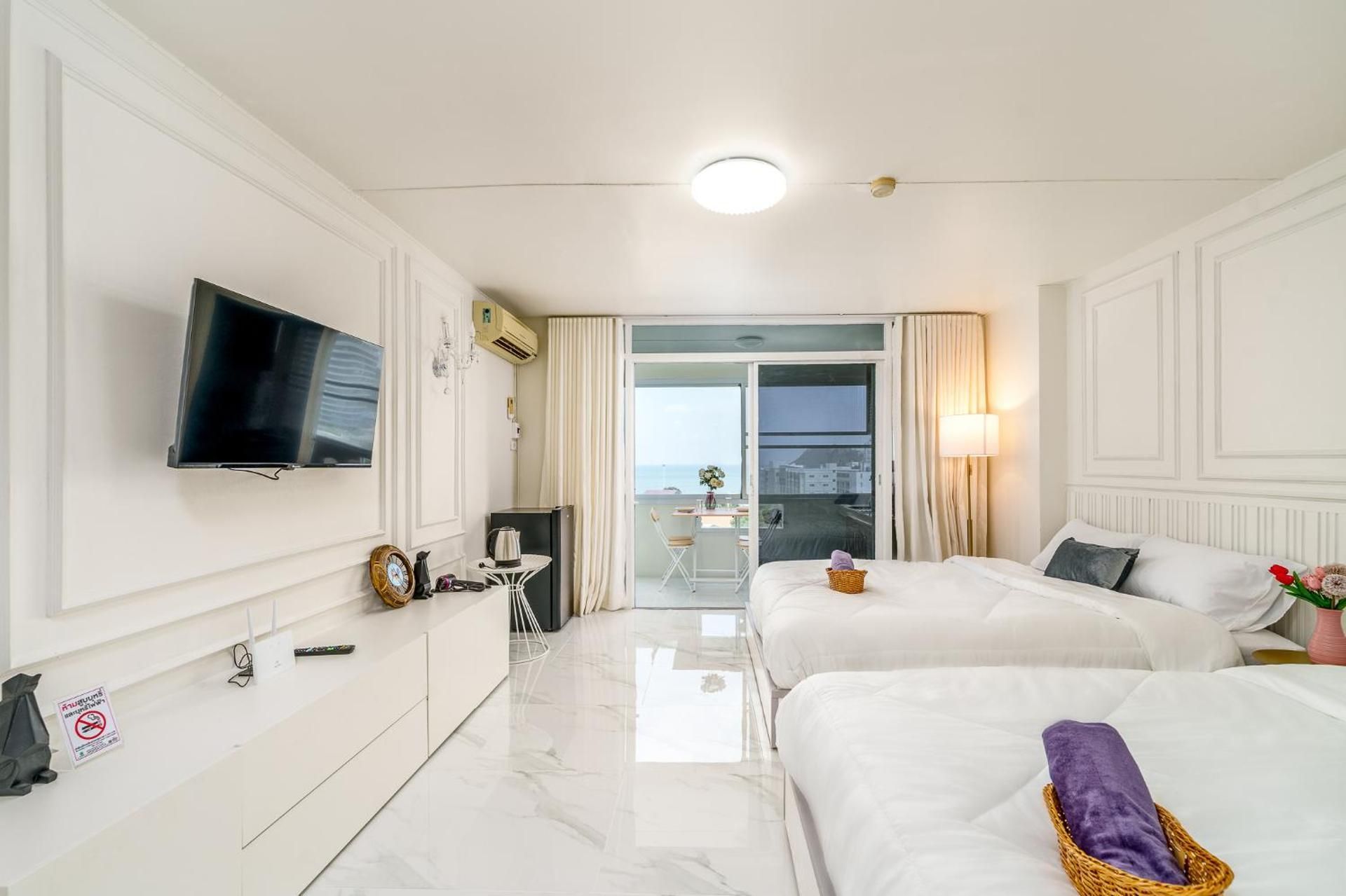 Twin Room with Mountain View