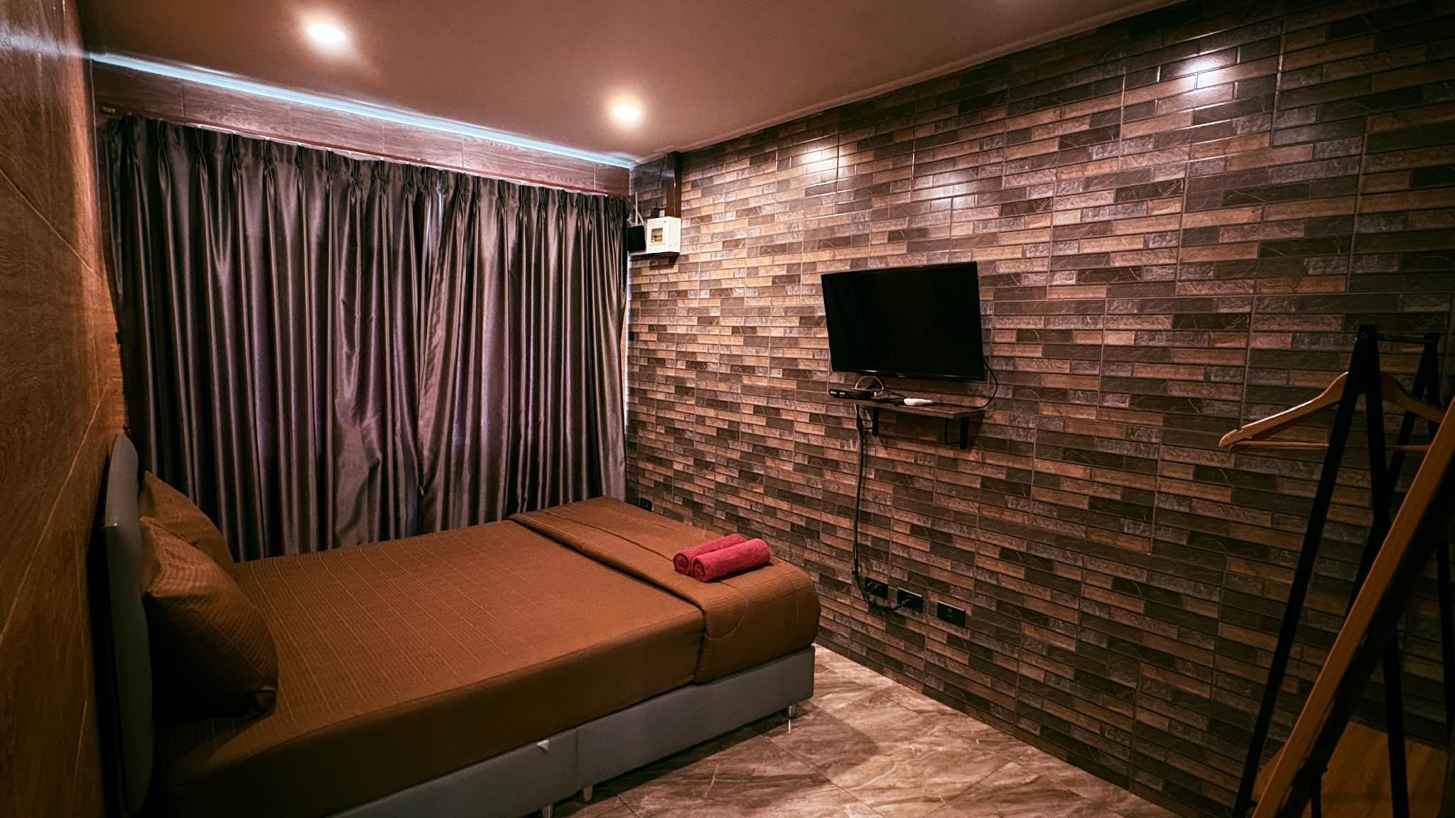 Three Palms House Bangsaen Deluxe City View 3