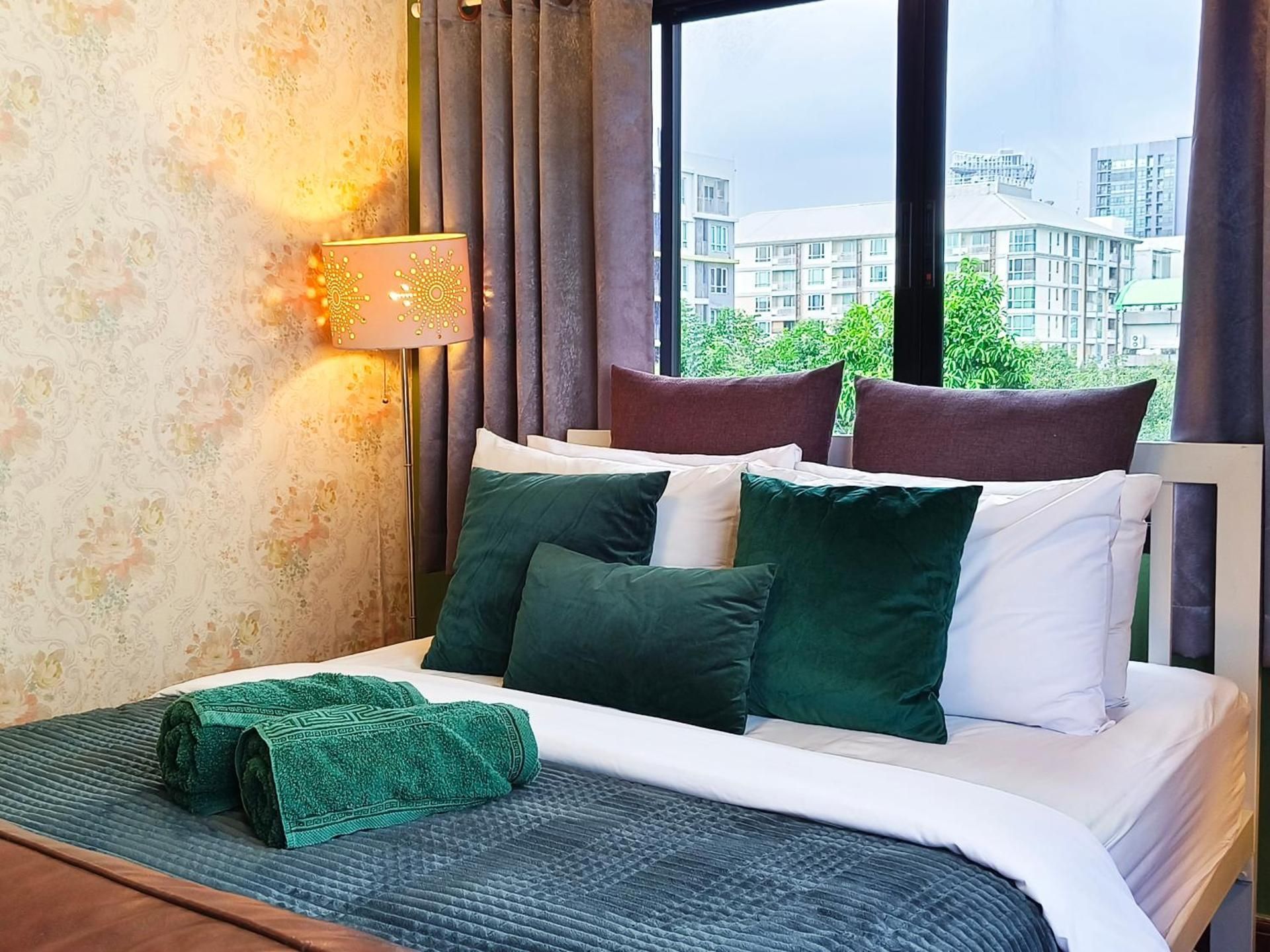 Standard Double Room with Shared Bathroom