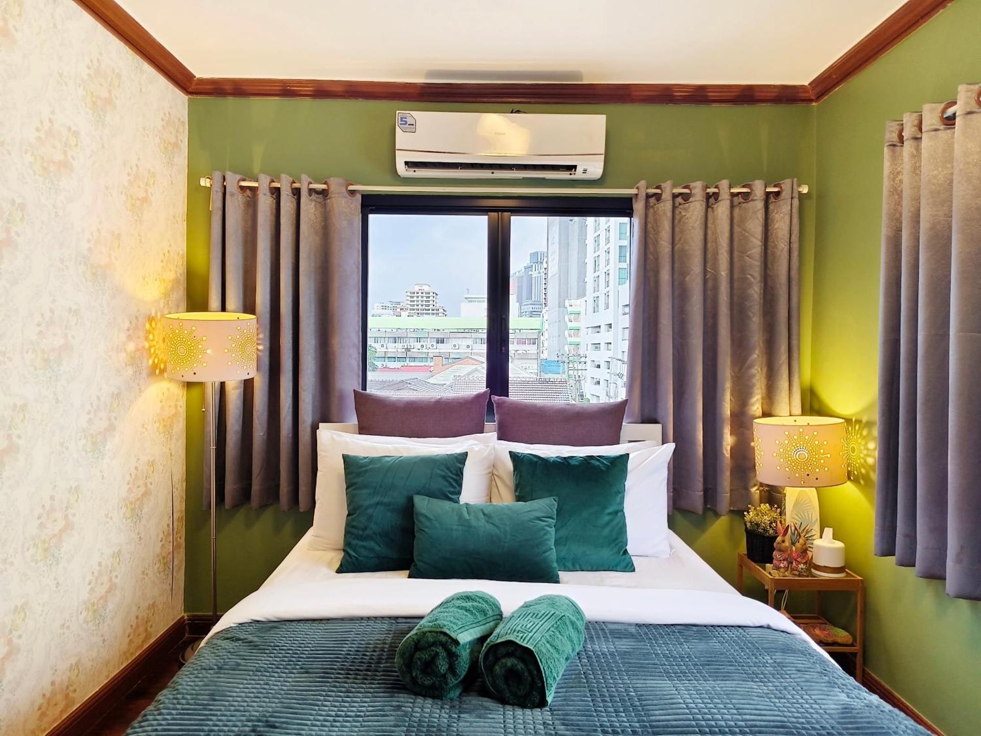 Standard Double Room with Shared Bathroom