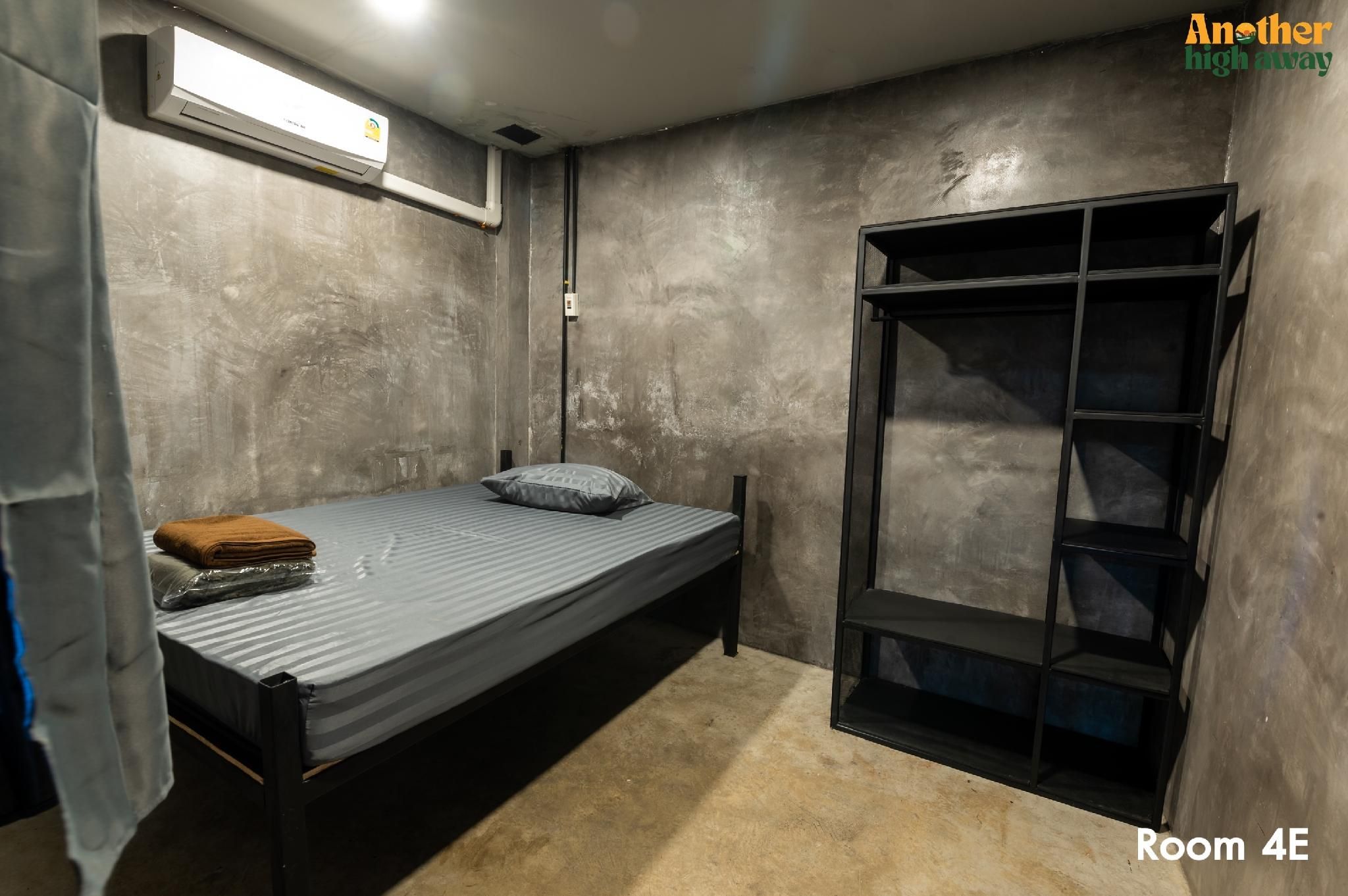 Double - Shared Bathroom