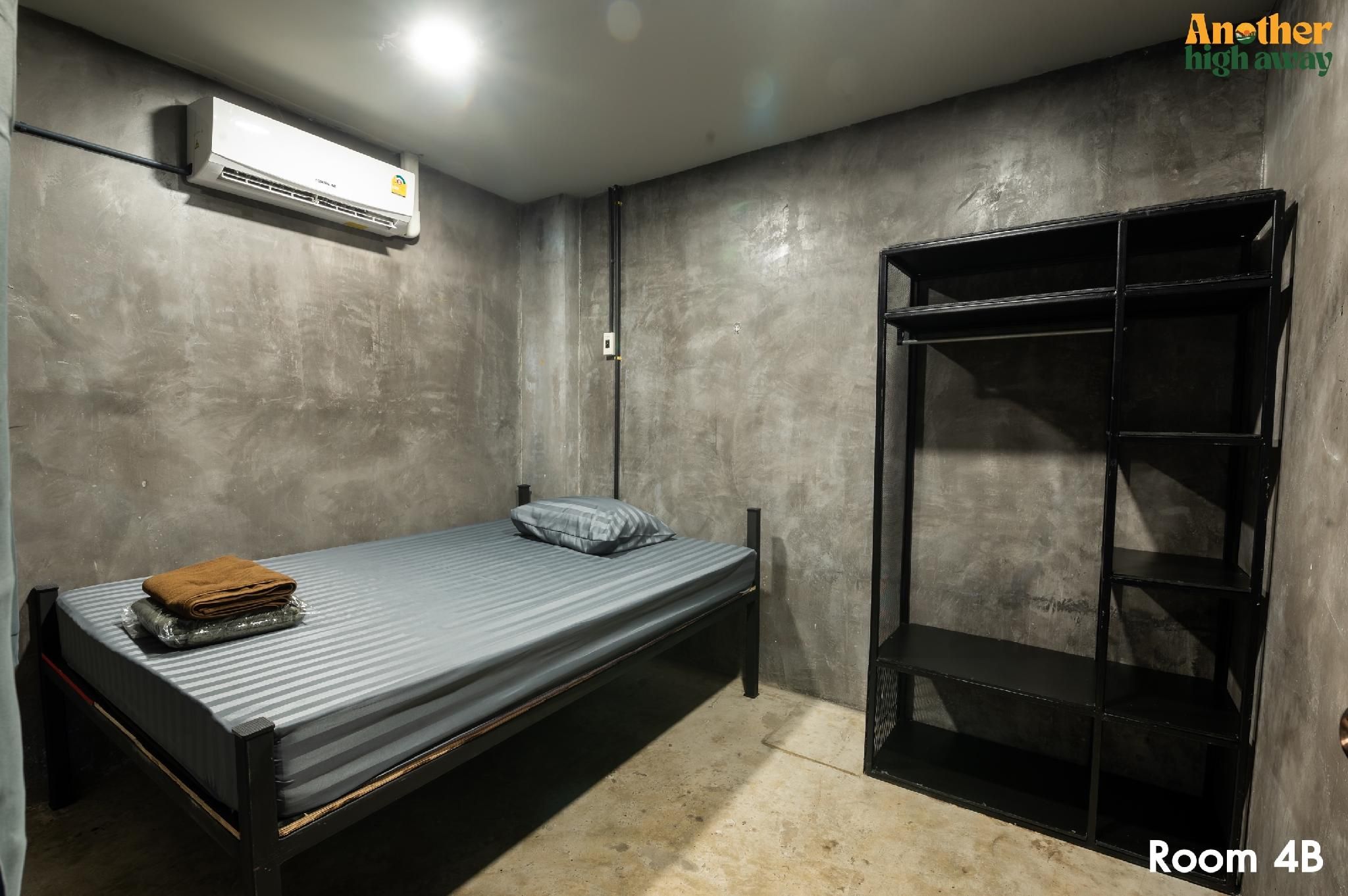 Double - Share Bathroom 2