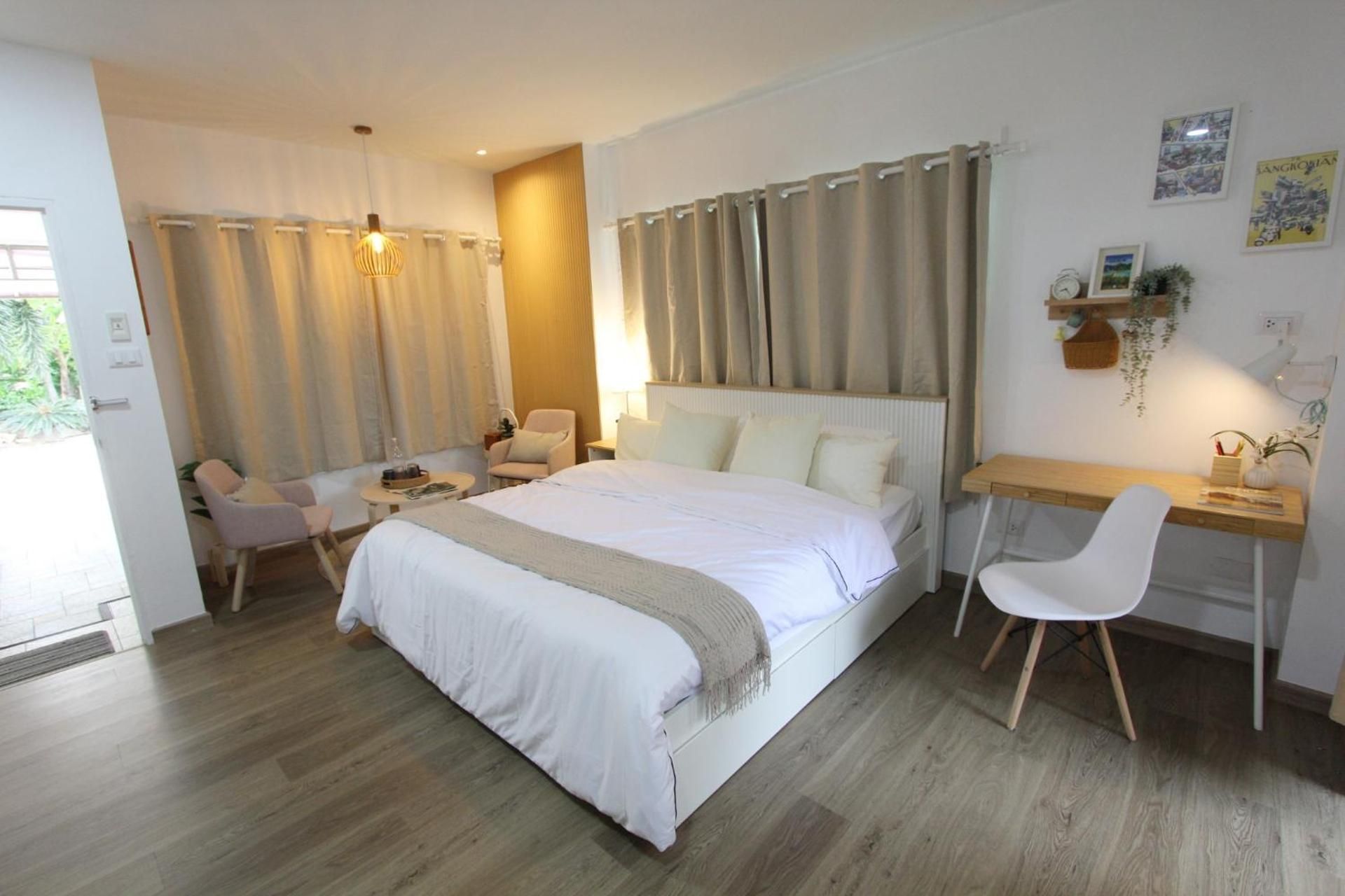 Deluxe King Room