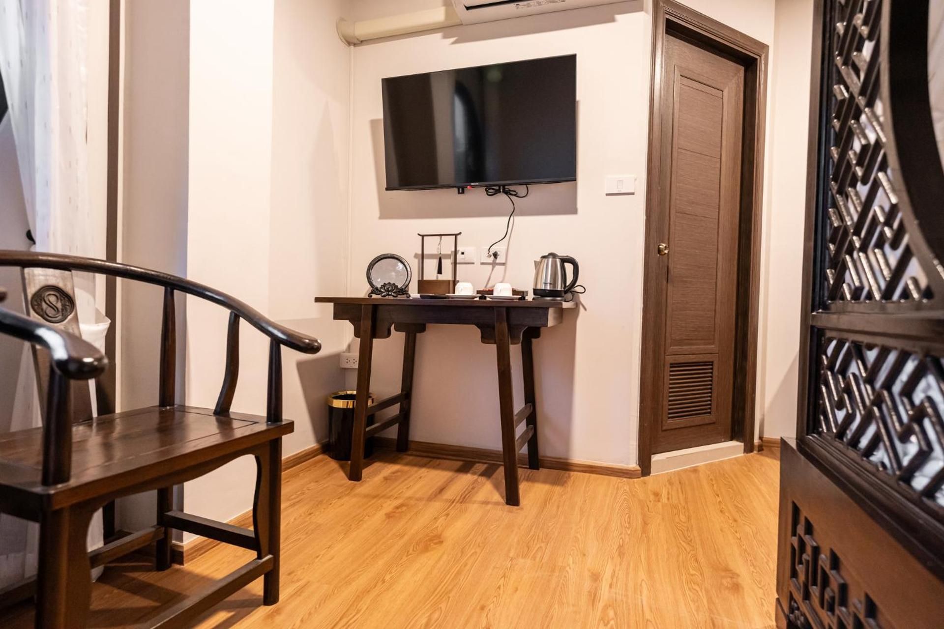 Suite with City View