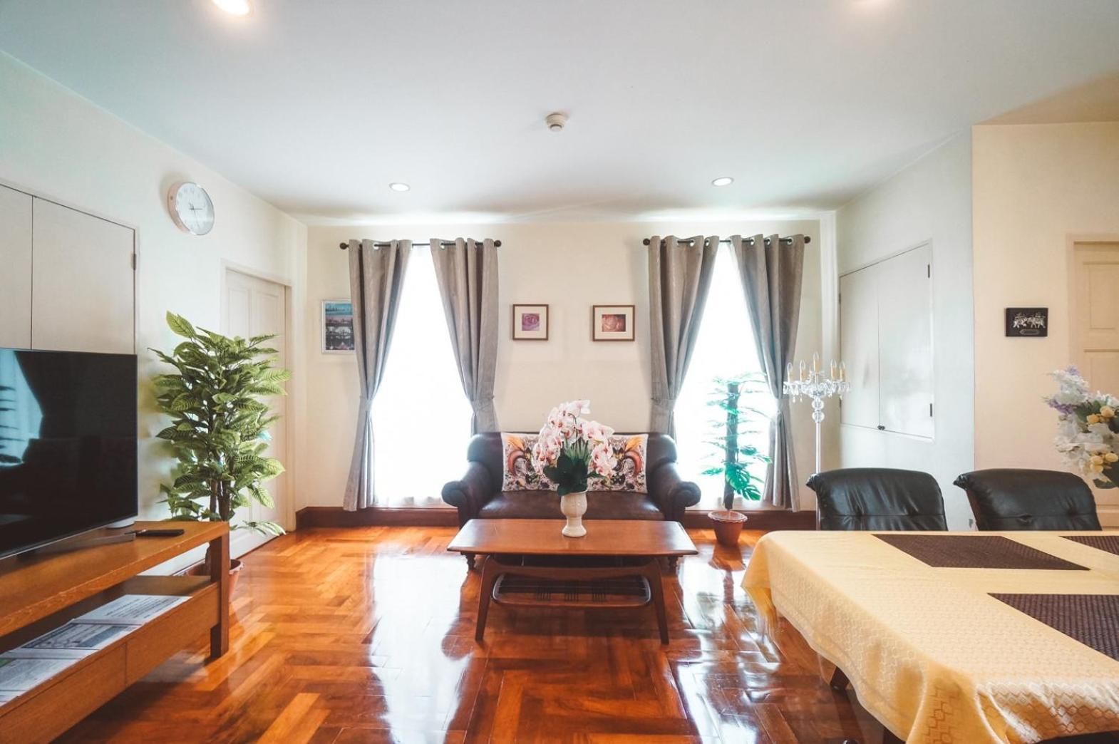 Deluxe Room (2 Adults + 1 Child)