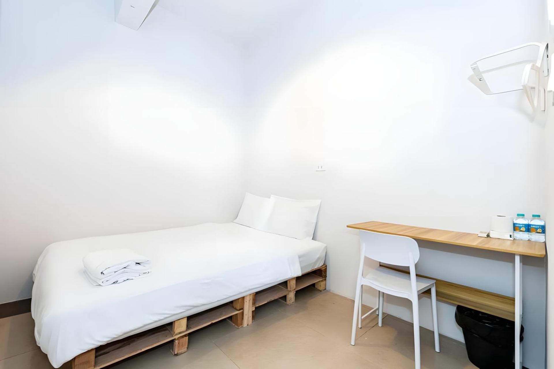 Standard Double Room with Shared Bathroom