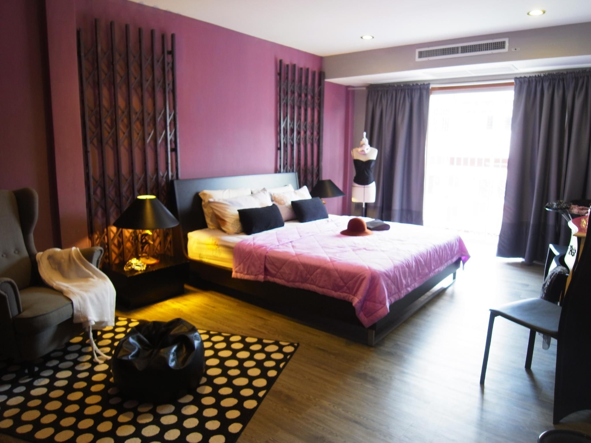 Deluxe king bed room