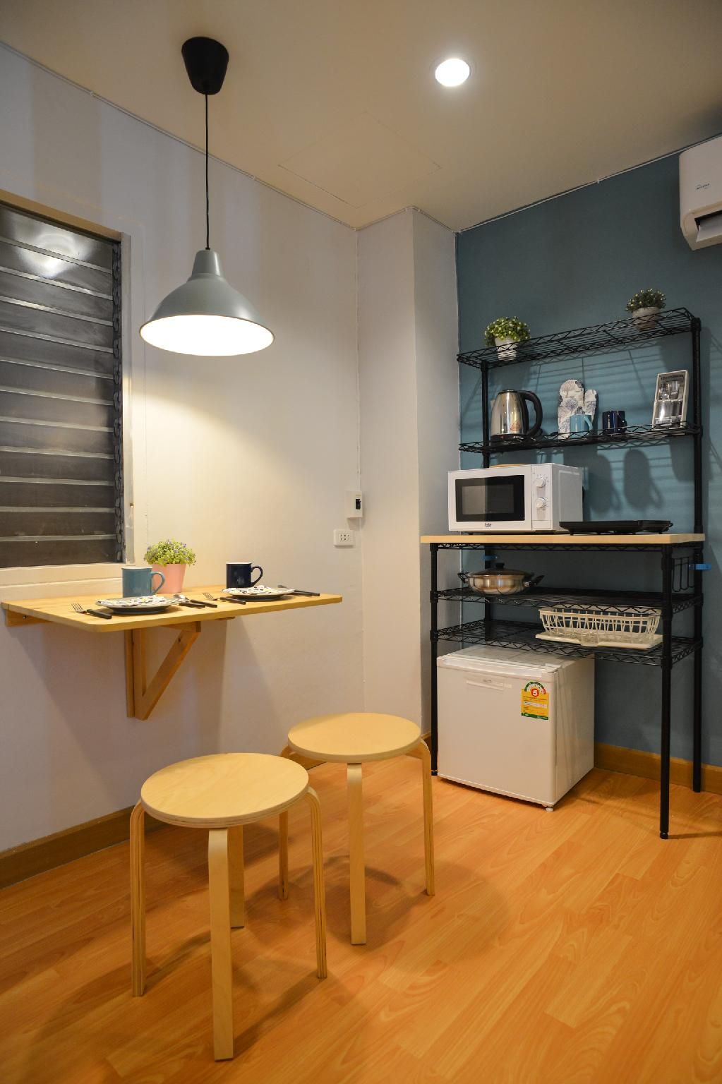 Sukhumvit Cottage Style w/ Bathroom + Kitchen (R3)