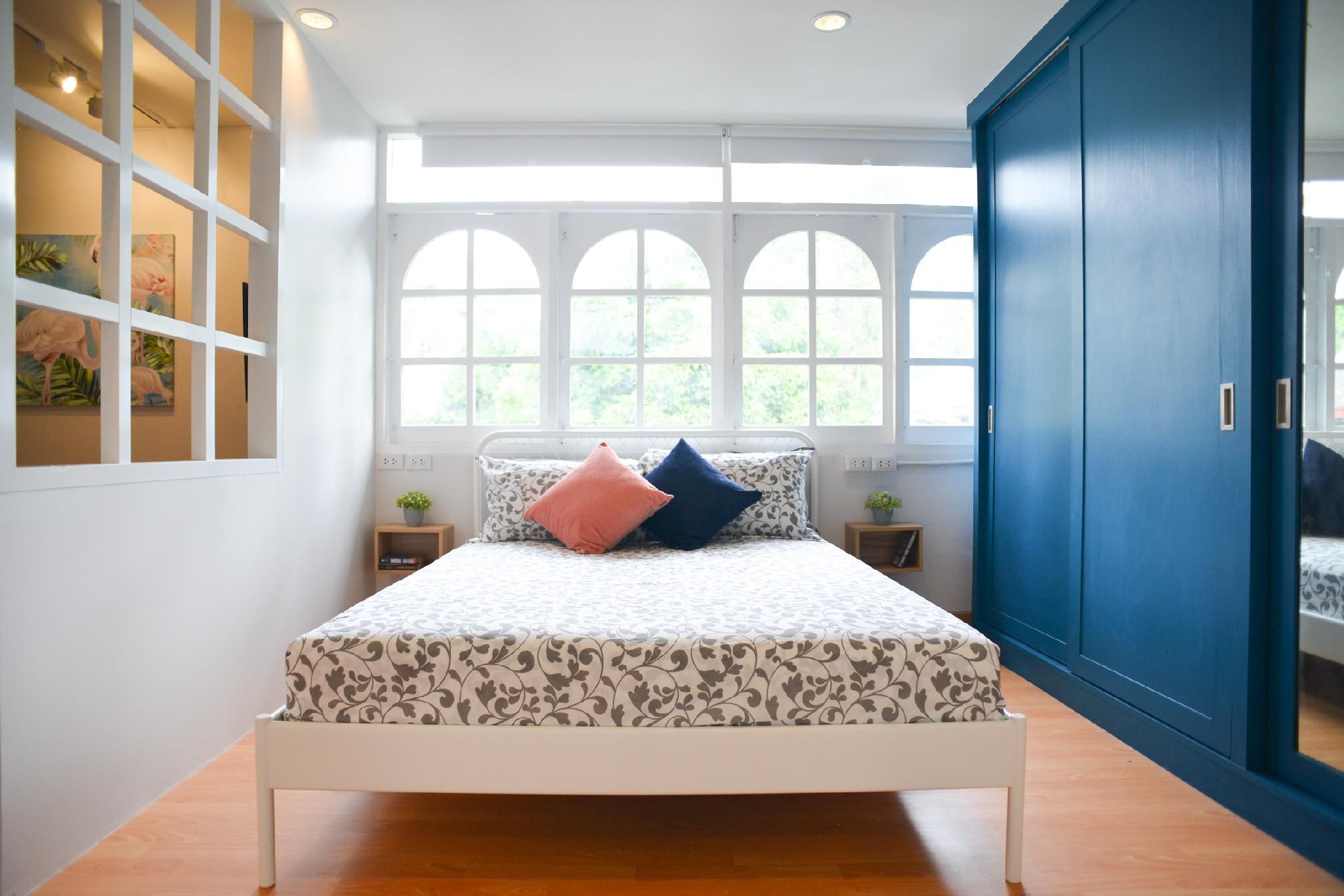 Sukhumvit Cottage Style w/ Bathroom + Kitchen (R3)