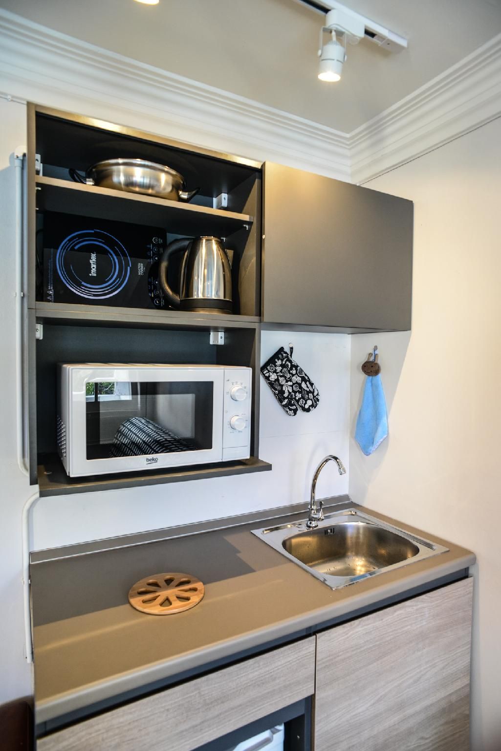 Sukhumvit Unique Getaway w/ Bathroom +Kitchen (R4)