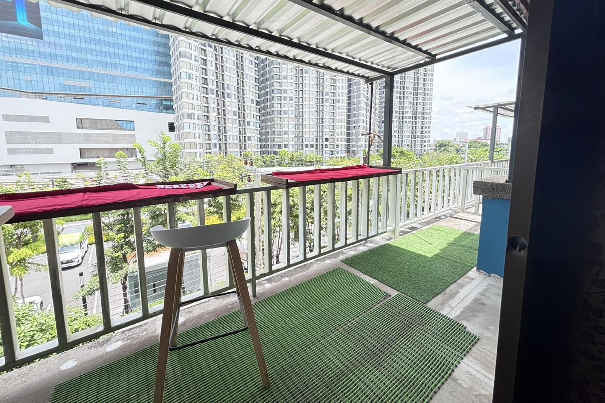 Mixed Dormitory Room