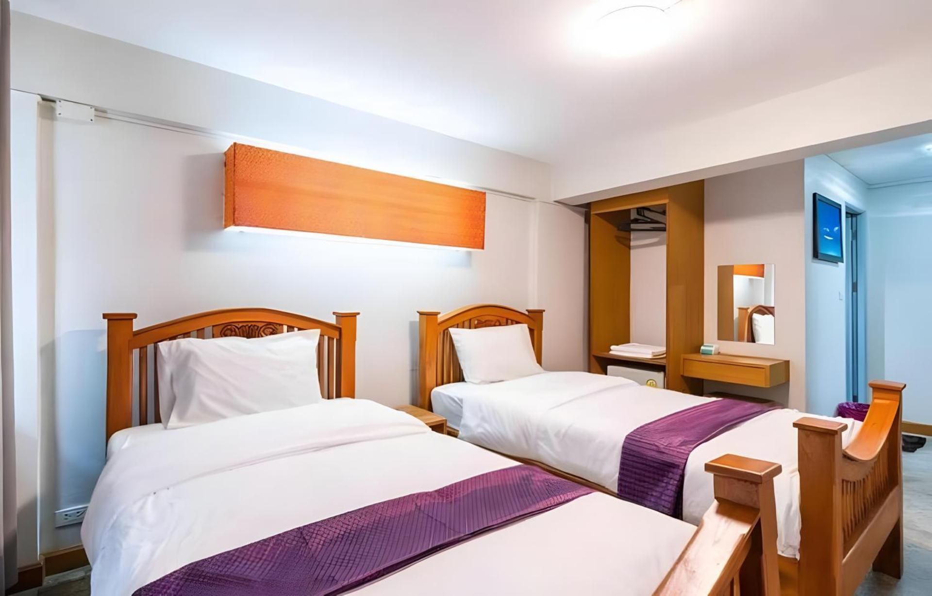 Standard Twin Room