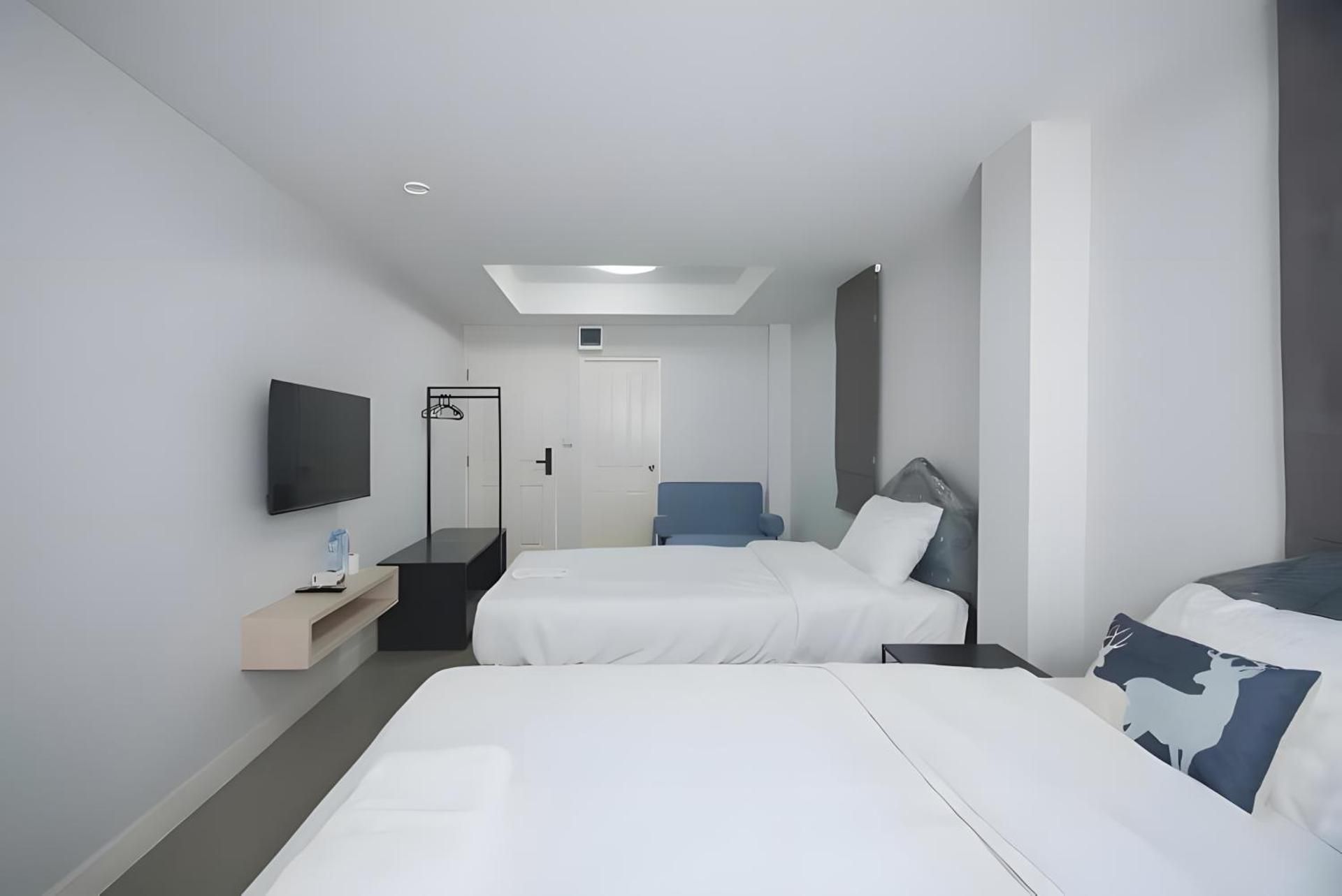 Deluxe Family Room