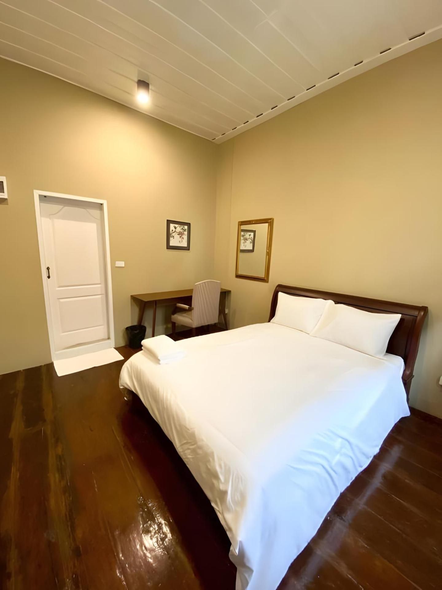 Deluxe Queen Studio 