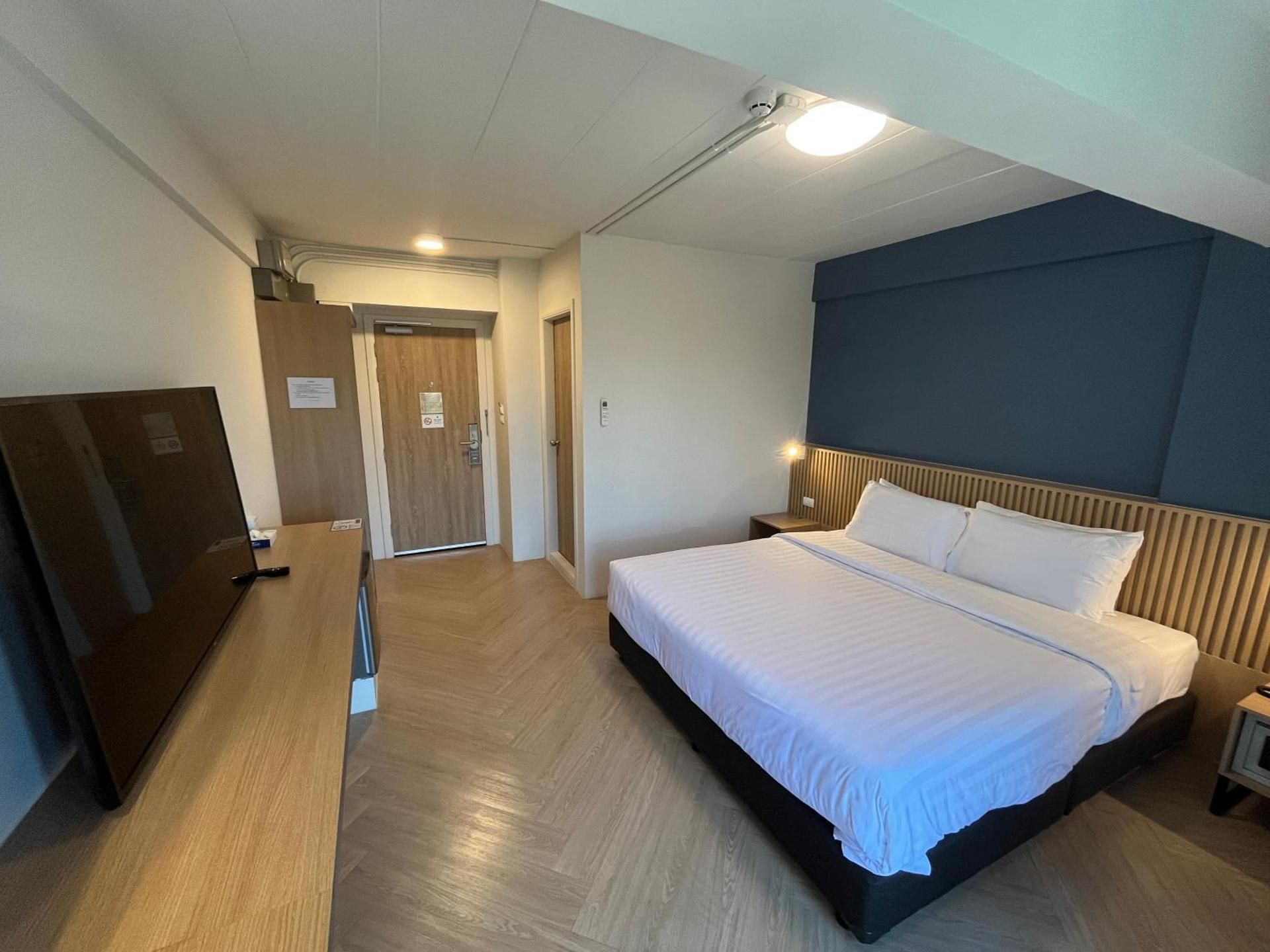 Superior - 1 King Bed