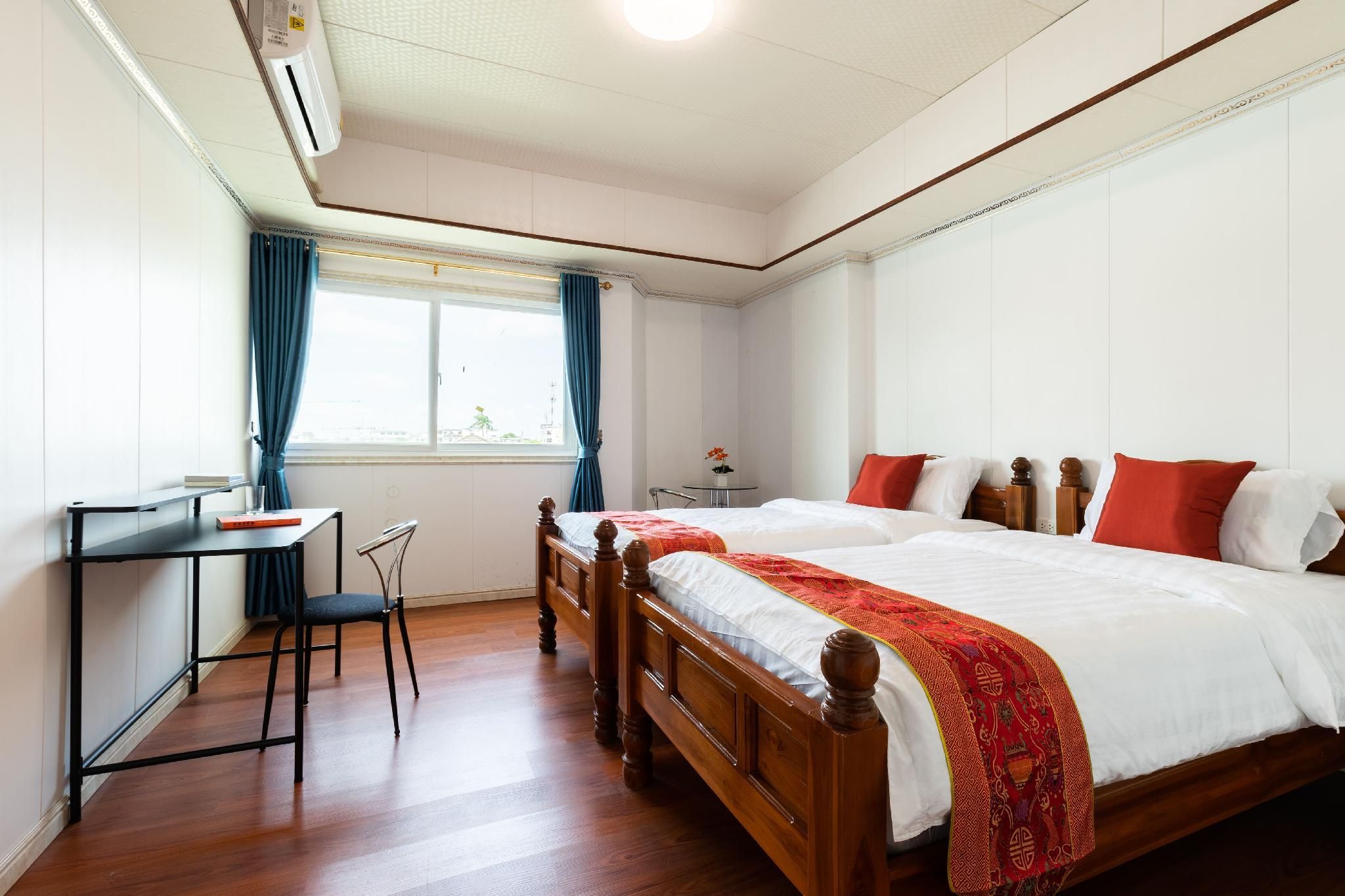 Two bedroom and one living room(business D ）