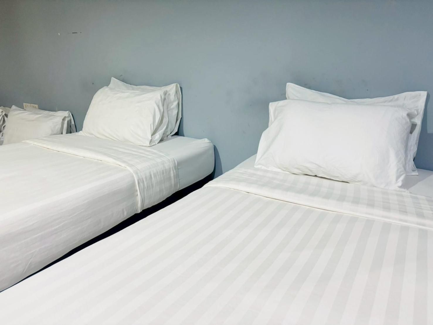 Sukhum Huai Khwang Guest House Standard Twin Room