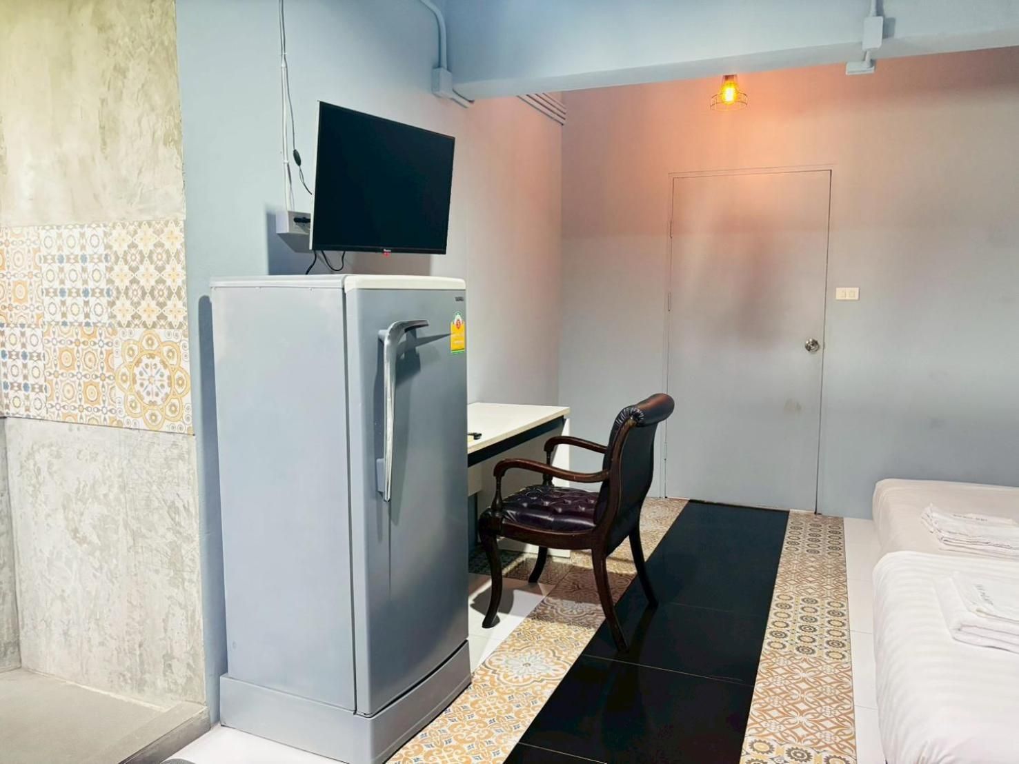 Sukhum Huai Khwang Guest House Double Room