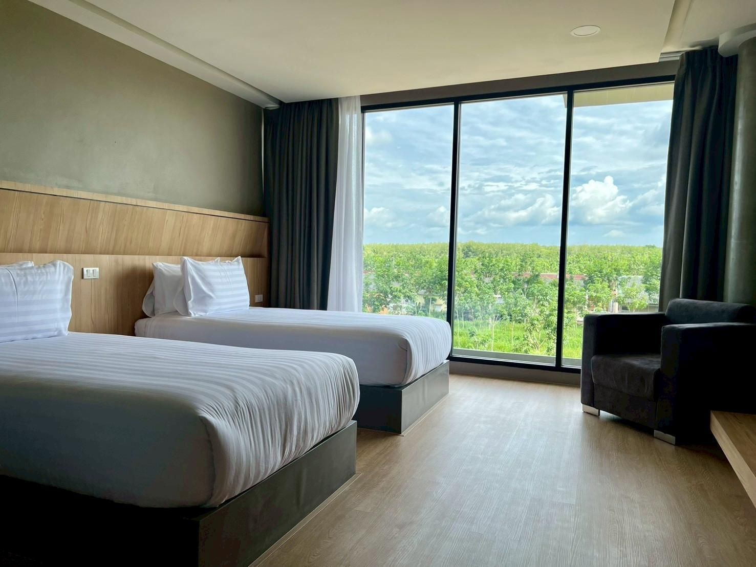 Deluxe Twin Room - Breakfast Included