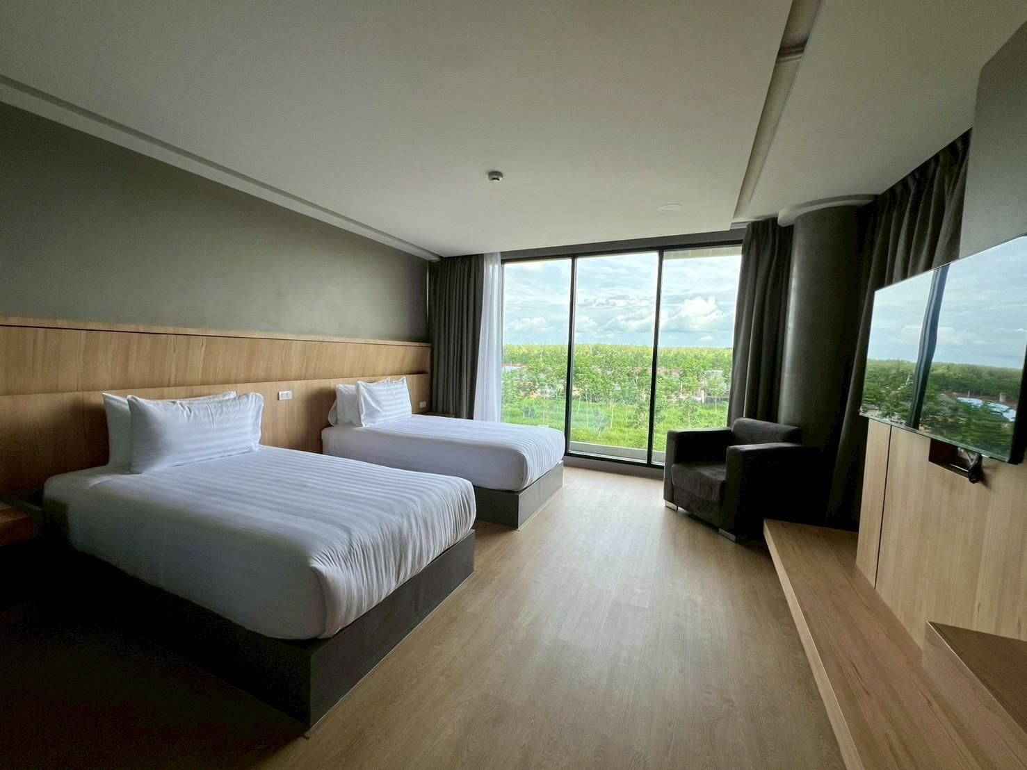 Deluxe Twin Room - Breakfast Included