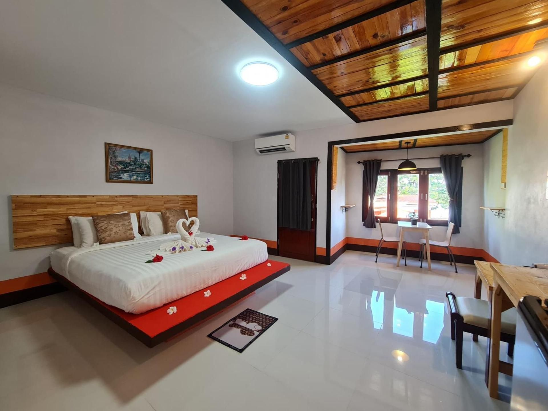 Superior - 1 King Bed