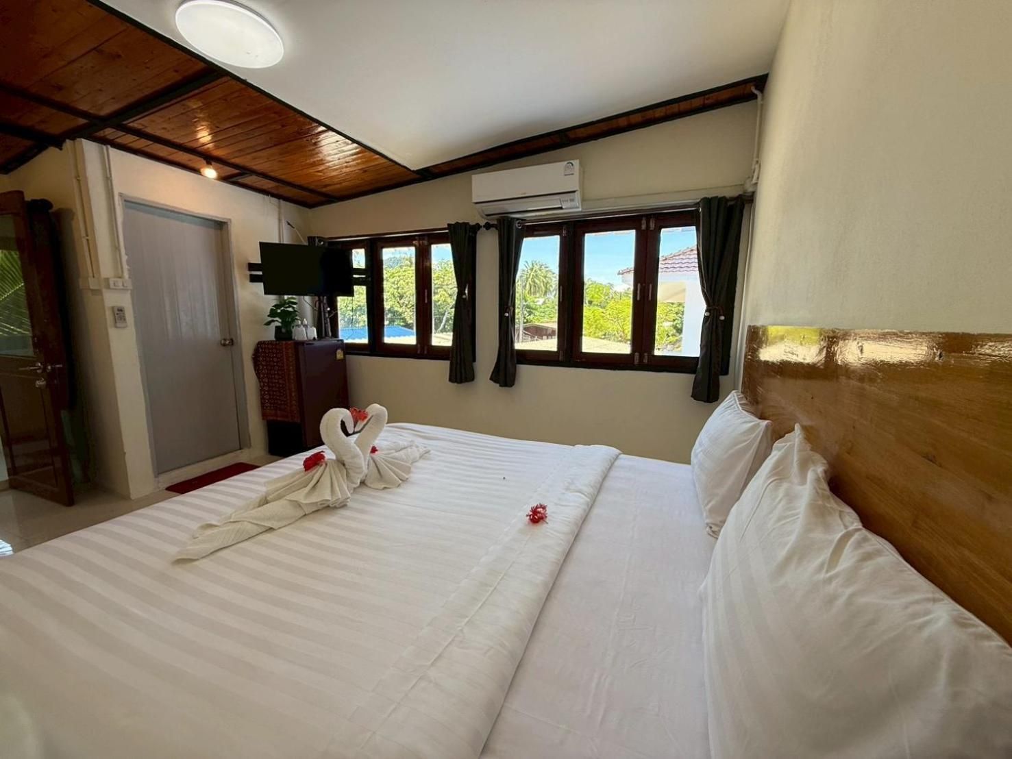 Standard King Room - Non-Smoking