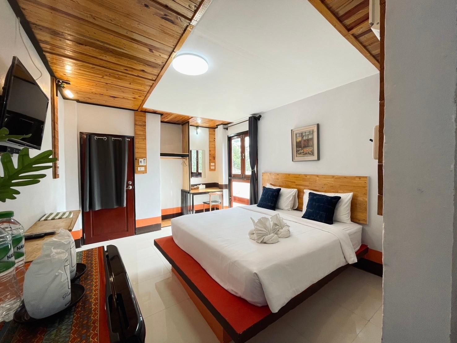 King Bedroom with Window