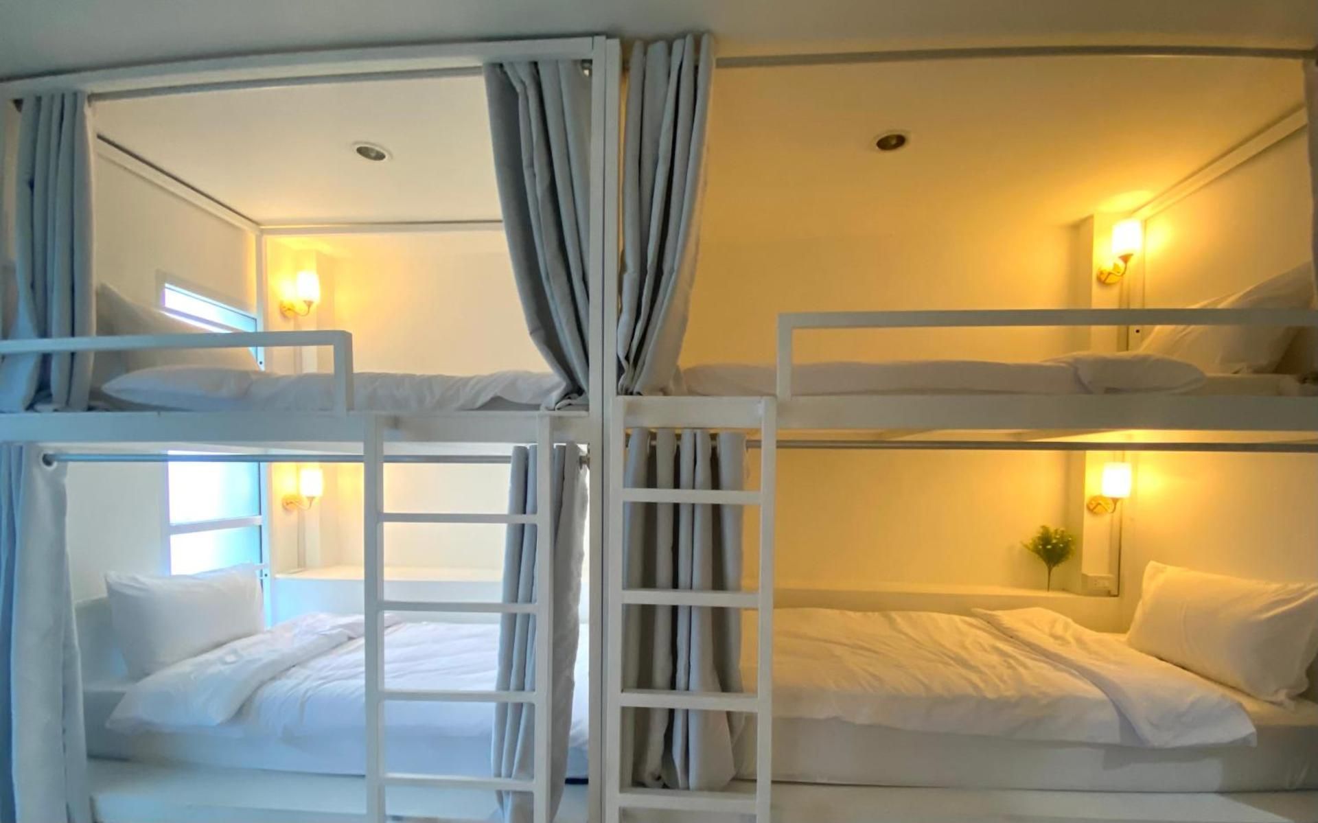 Single Bed in Mixed Dormitory Room