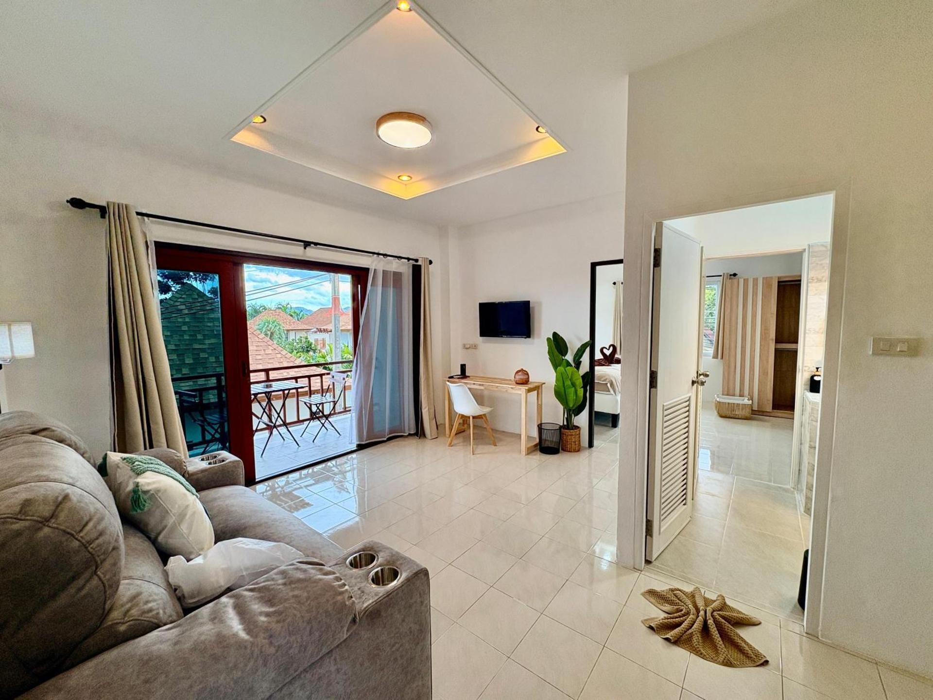 Lavoe Boutique Hotel Apartment with Balcony 2